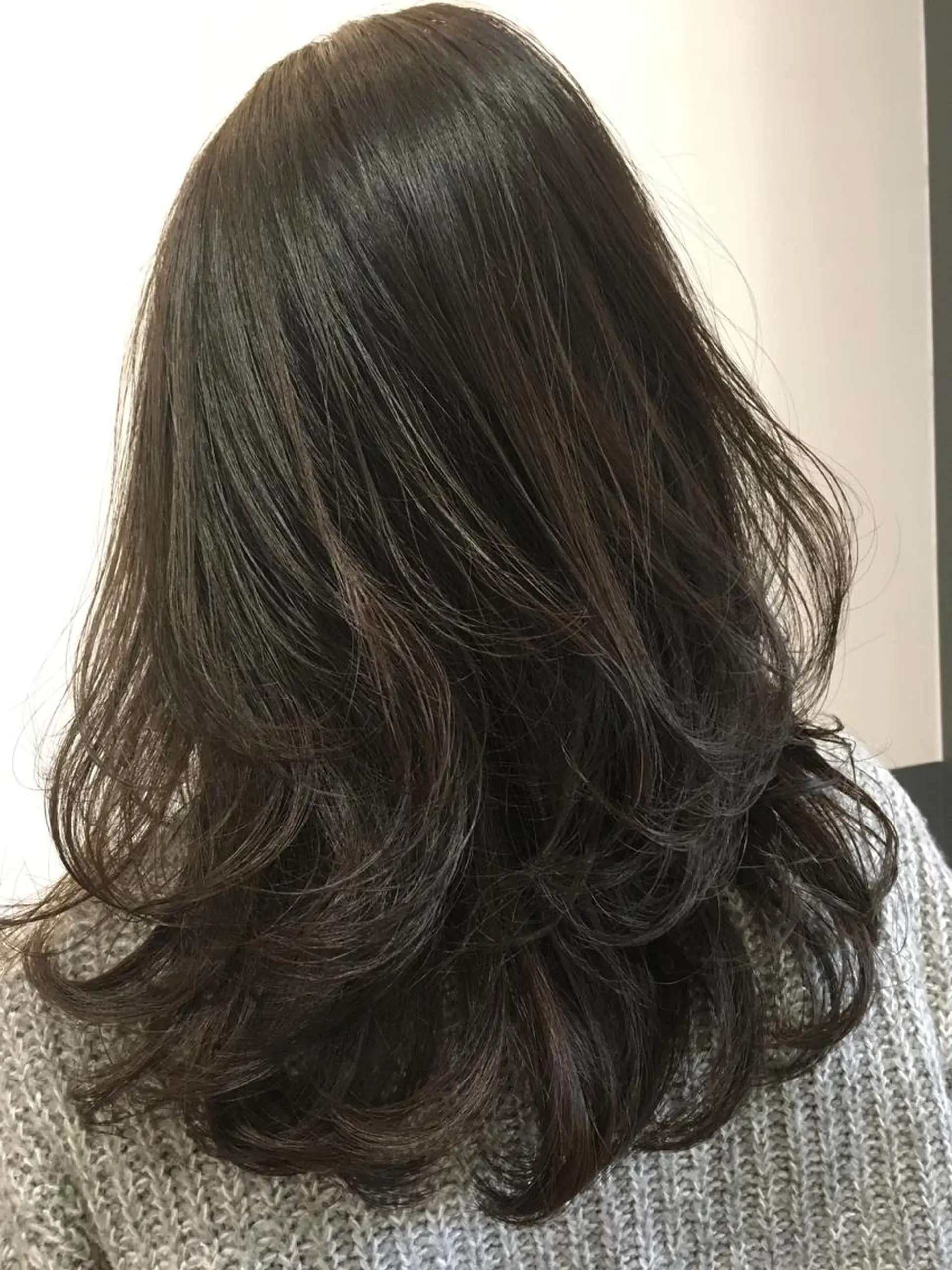 セミロング カラー 🩷🍭中津・梅田 エリア🍬💜のヘアスタイル