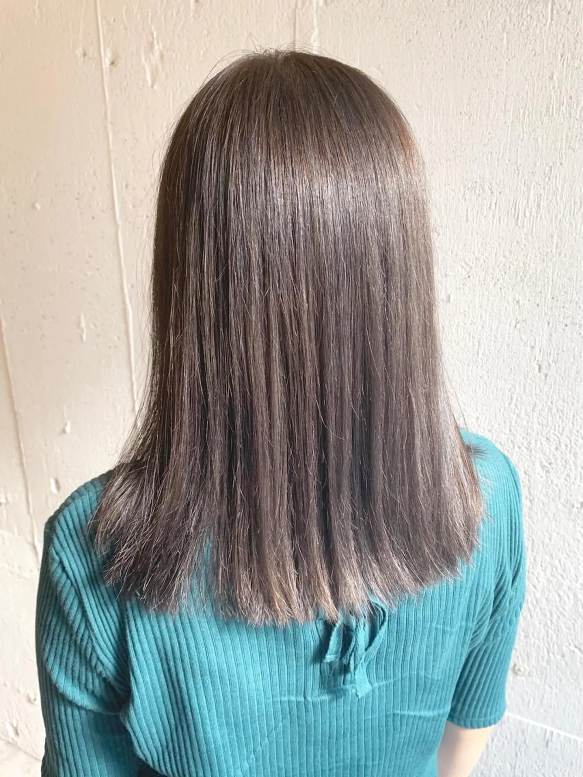 ミディアム カラー ブリーチ グレージュ ヘアカラー 💈平島 拓也💈のヘアスタイル