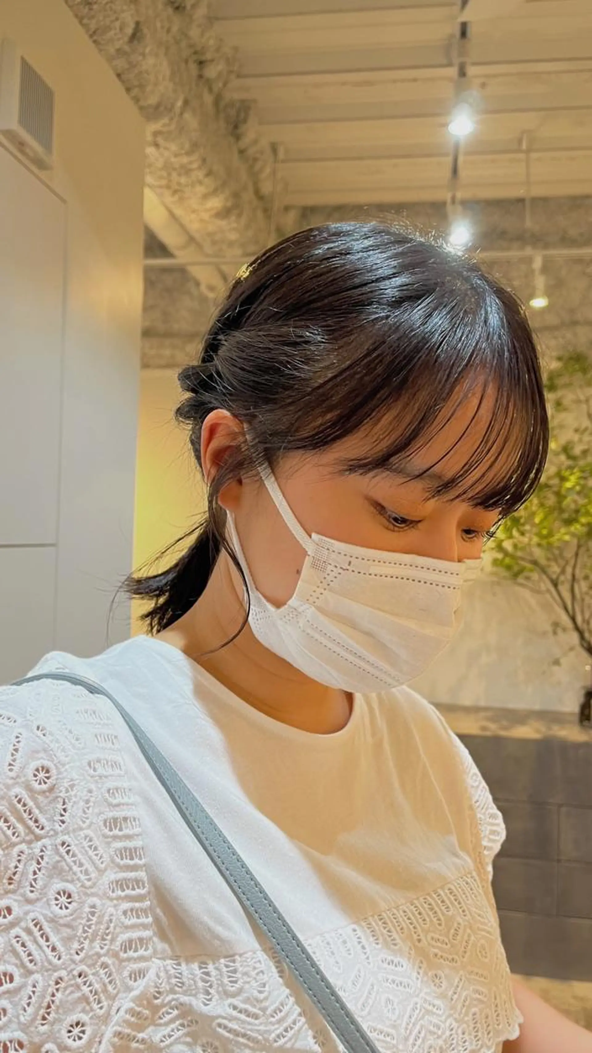 ミディアム KOCHAB 中村穂風のヘアスタイル