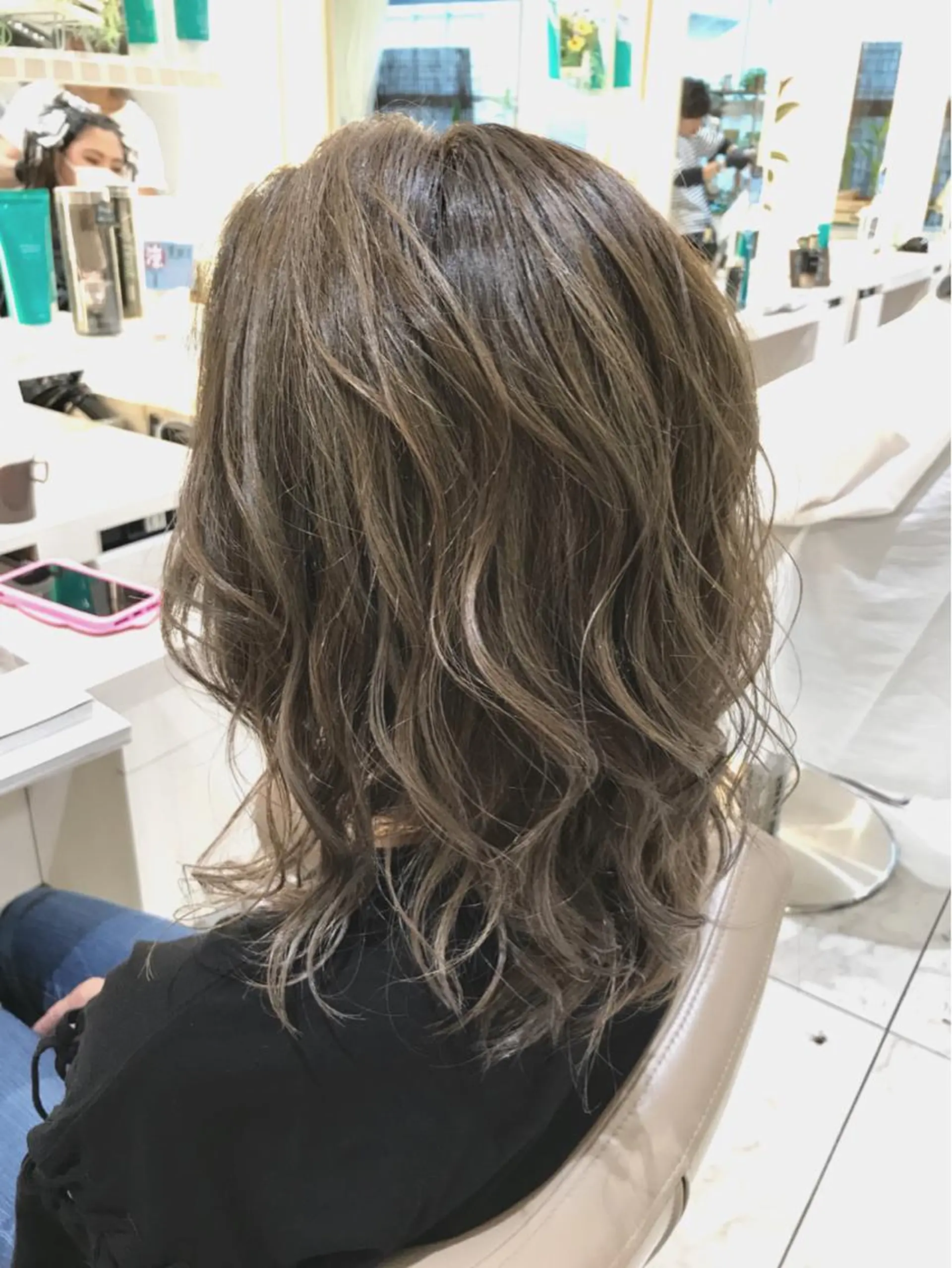 ミディアム カラー ベージュカラー ハイライトカラー ハイライト カット ヘアカラー 山崎俊輔/髪質改善 /バレイヤージュのヘアスタイル