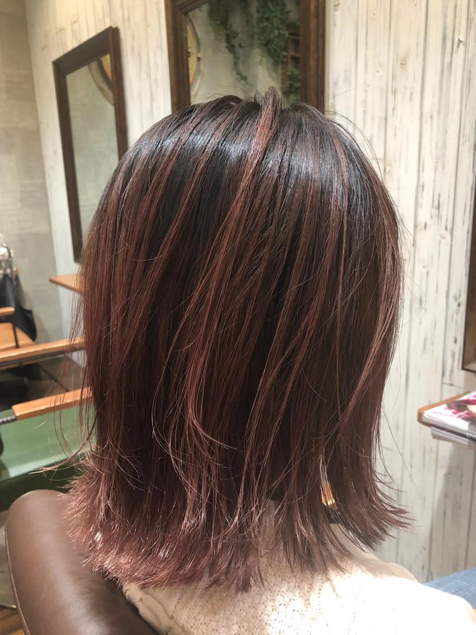 ミディアム カラー アイジマヒロ vagueのヘアスタイル