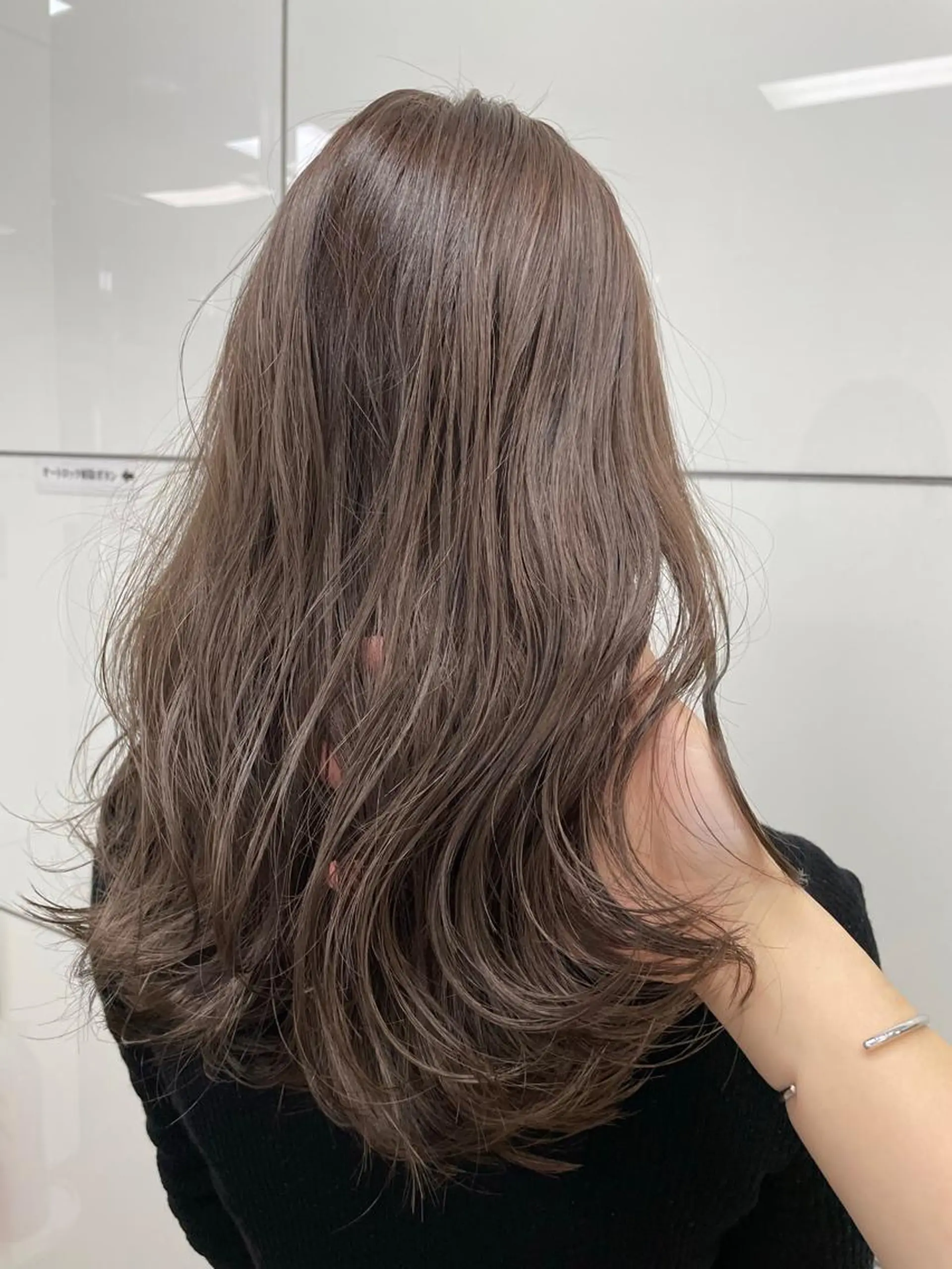 セミロング 髪質改善カラー 🫧川井麻由のヘアスタイル