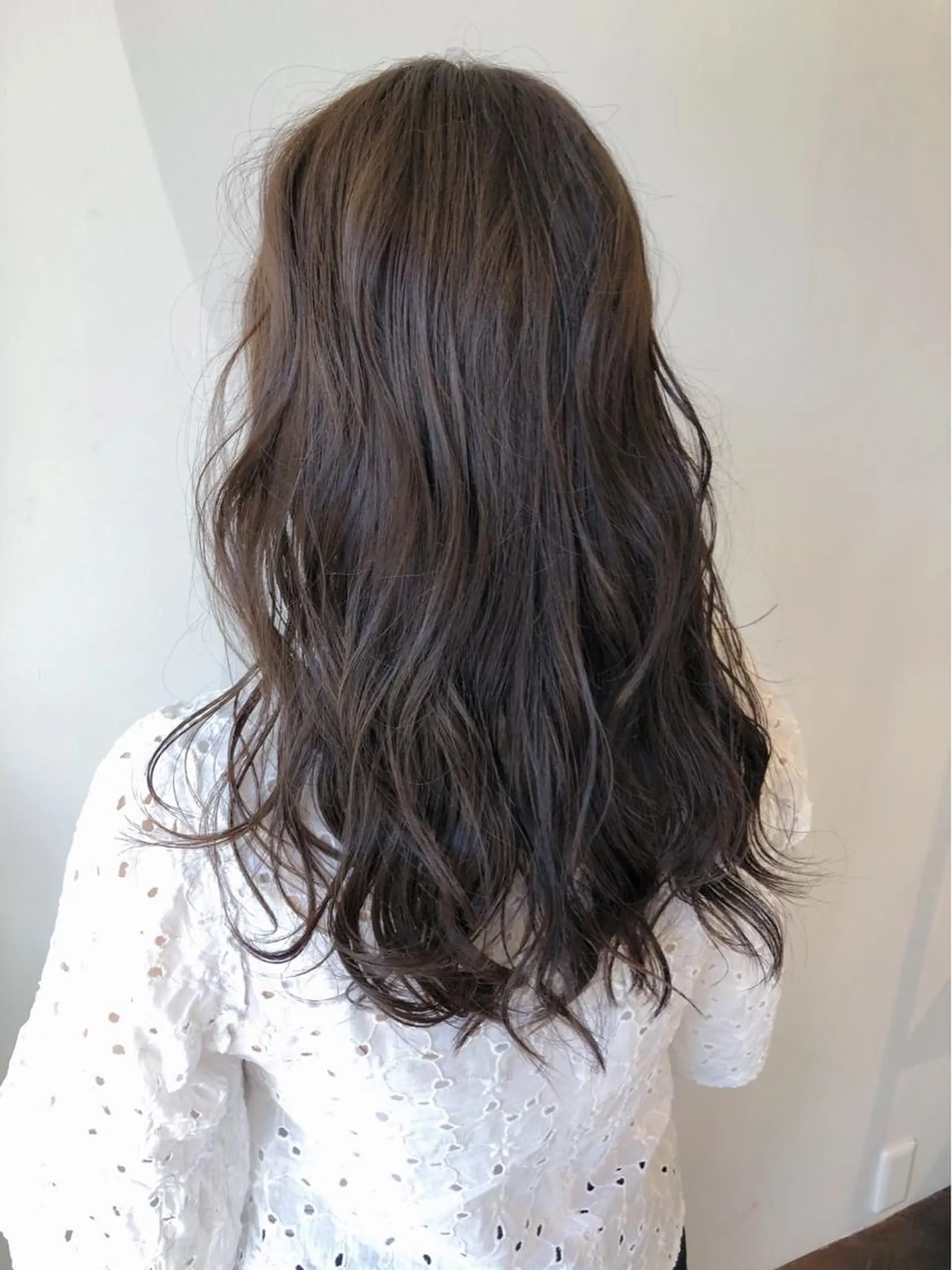 セミロング カラー 安藤 佑衣のヘアスタイル