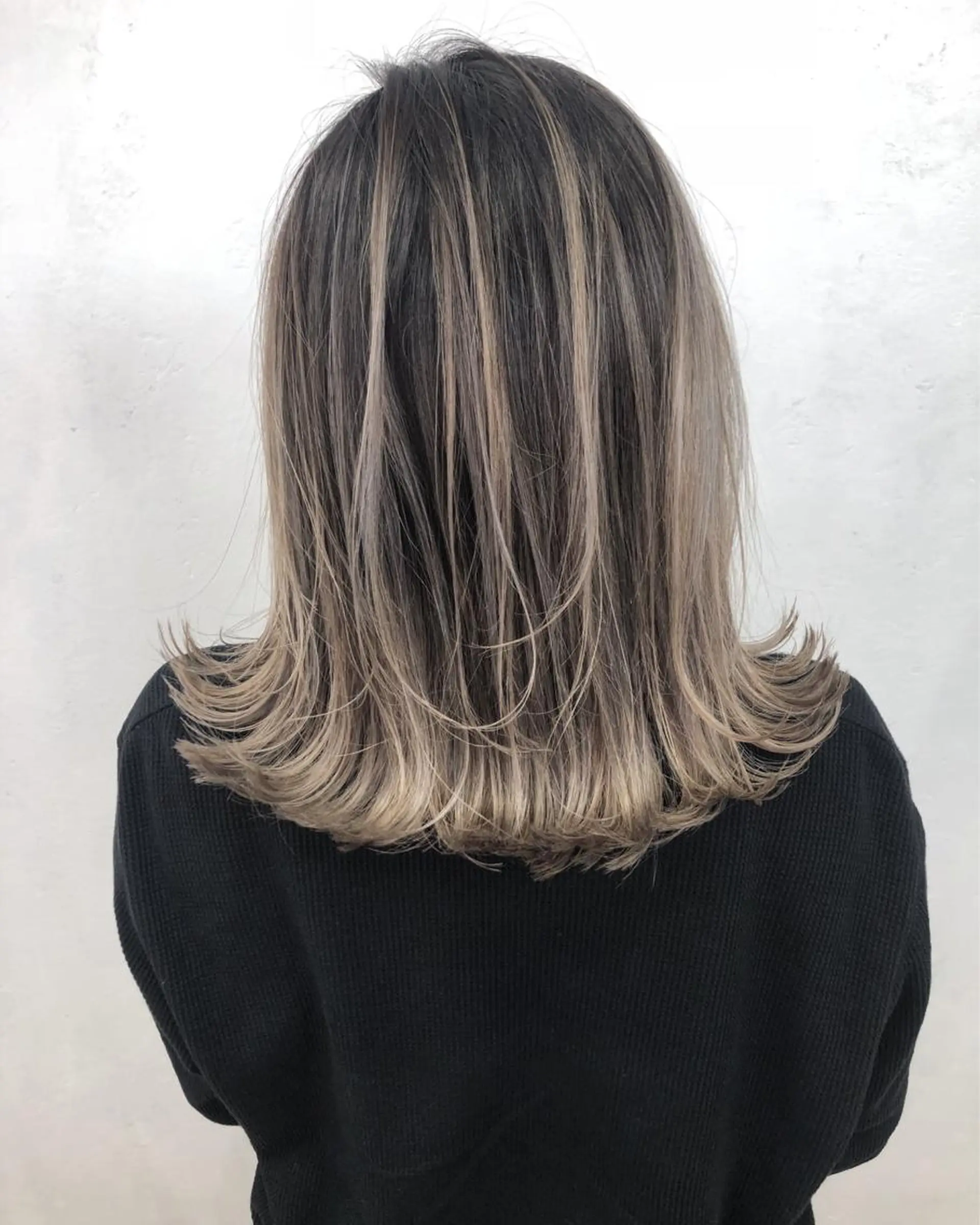 ミディアム カラー バレイヤージュ レイヤーカット ヘアカラー トリートメント デザインカラー 店長🌈annaのヘアスタイル