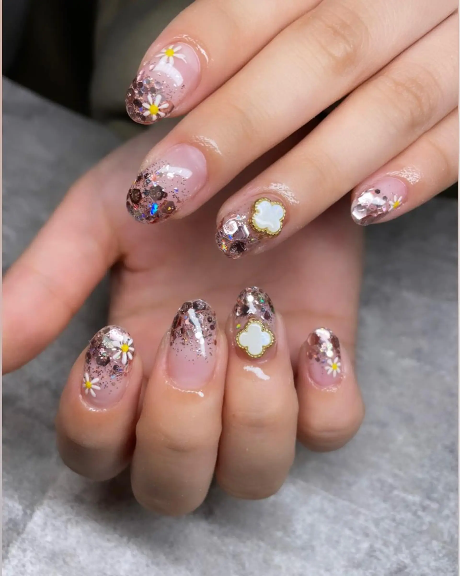 ネイル フットネイル フレンチネイル ジェルネイル 韓国ネイル マグネットネイル ハンドネイル nail salon fee（フィー）のネイルデザイン