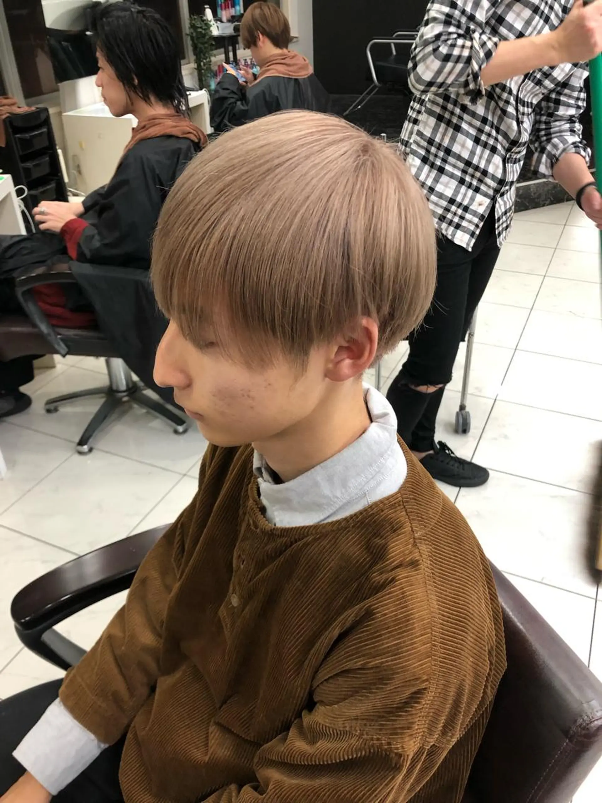 ショート カラー メンズ 曲がる縮毛矯正 髪質改善/西尾 幸樹のヘアスタイル