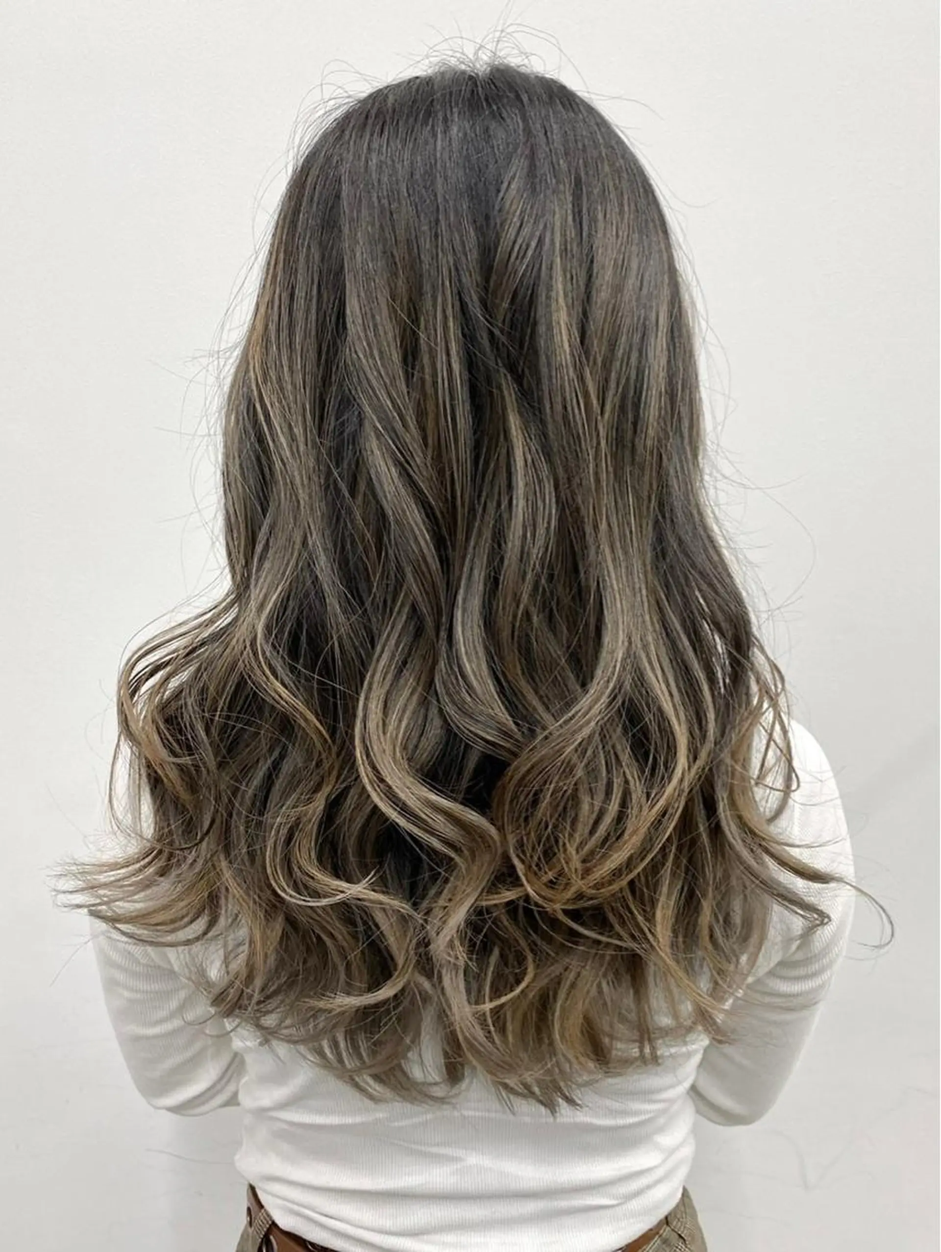 ロング カラー パーマ ヘアアレンジ 【公式】amble luxe池袋東口💛のヘアスタイル
