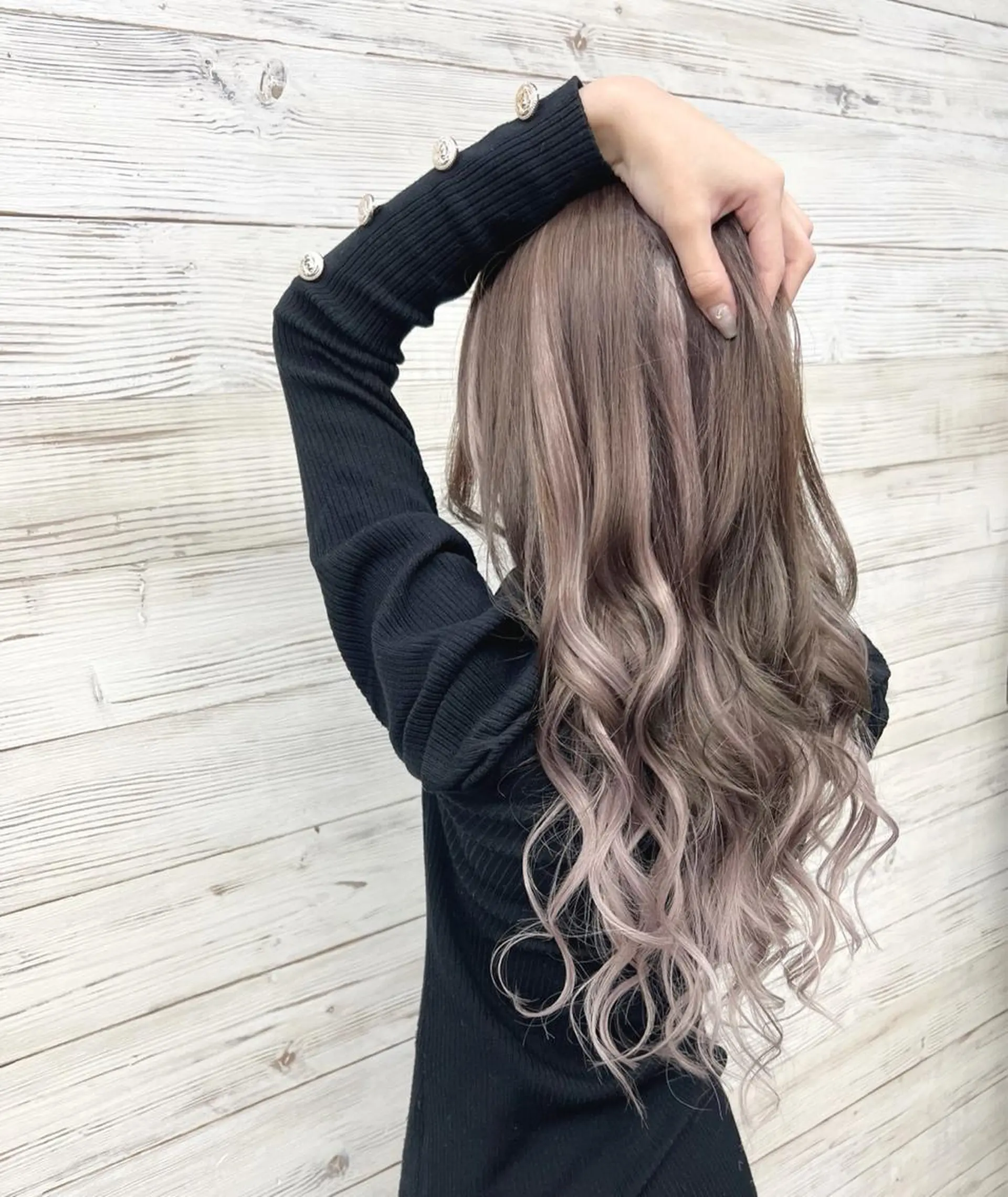 ロング カラー ヘアアレンジ ブリーチ 透明感カラー グラデーションカラー グレージュ ミルクティーグレージュ ヘアカラー エクステ 枝毛カット＆髪質改善 満足NO.1岡しゃんのヘアスタイル