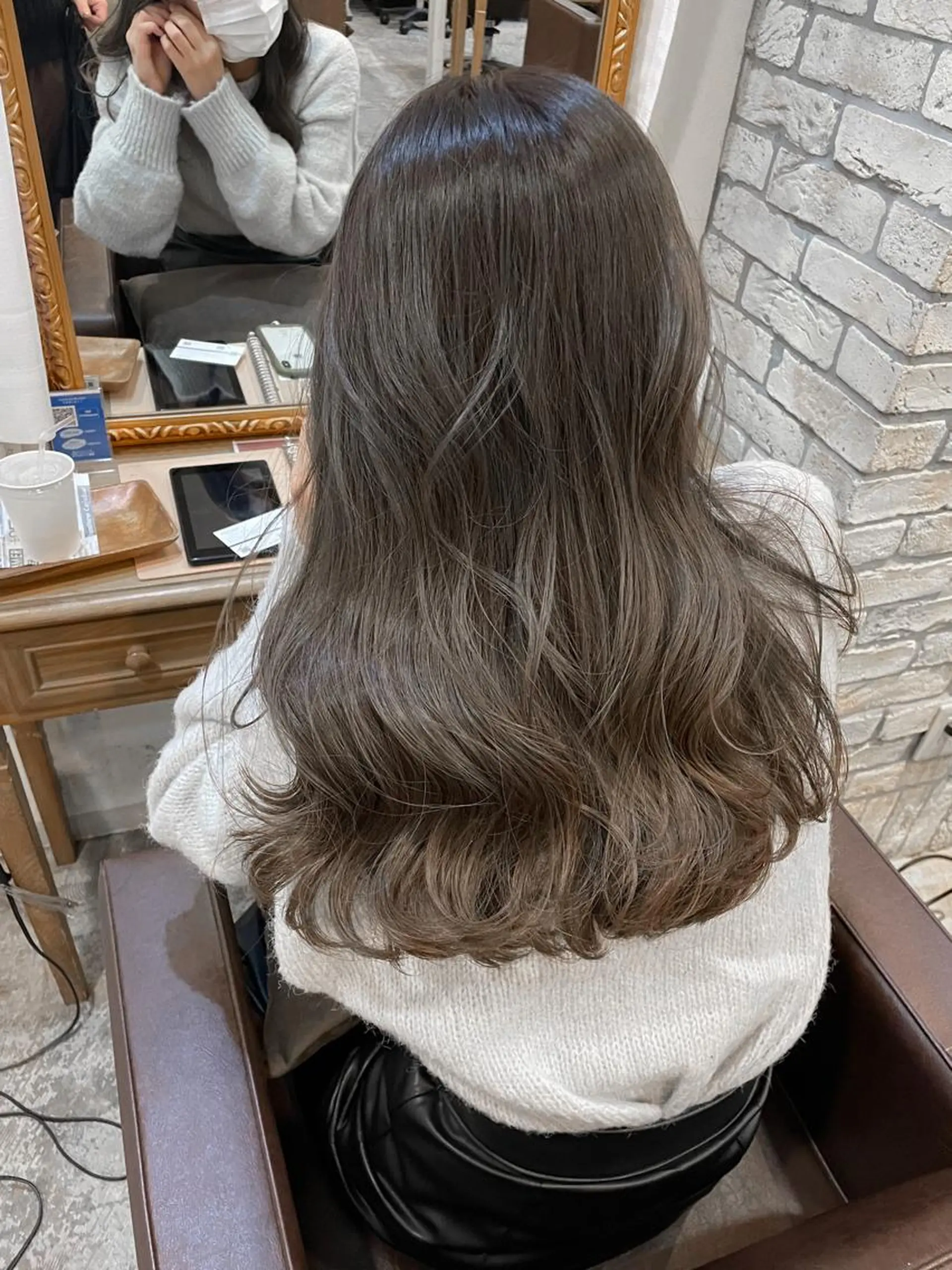 セミロング カラー 縮毛矯正×韓国ヘア 🇰🇷小笠原のヘアスタイル