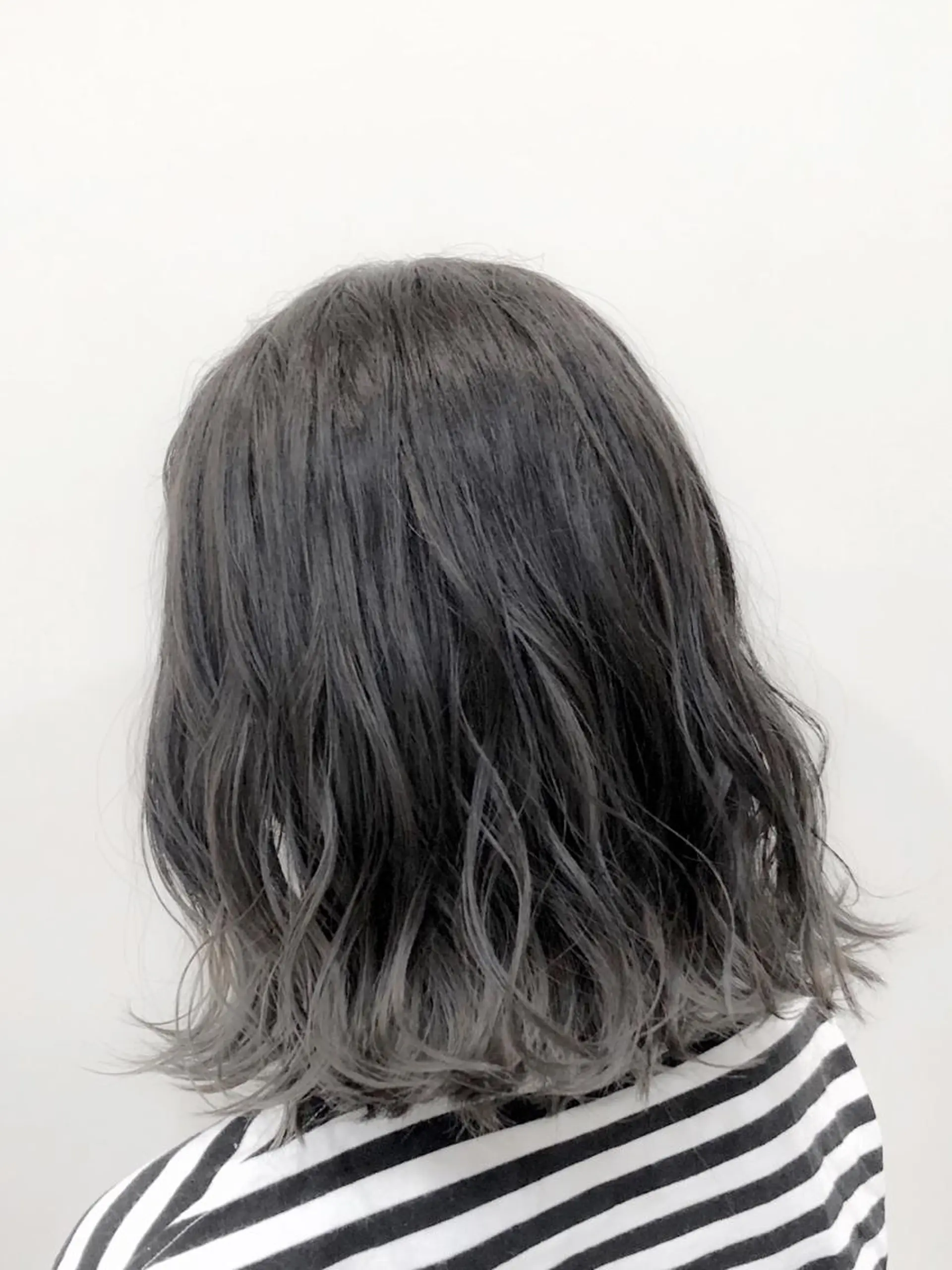 カラー ブリーチ グレージュ ハイライトカラー 東梅田エリアカラー ヘアセットNo. 1のヘアスタイル