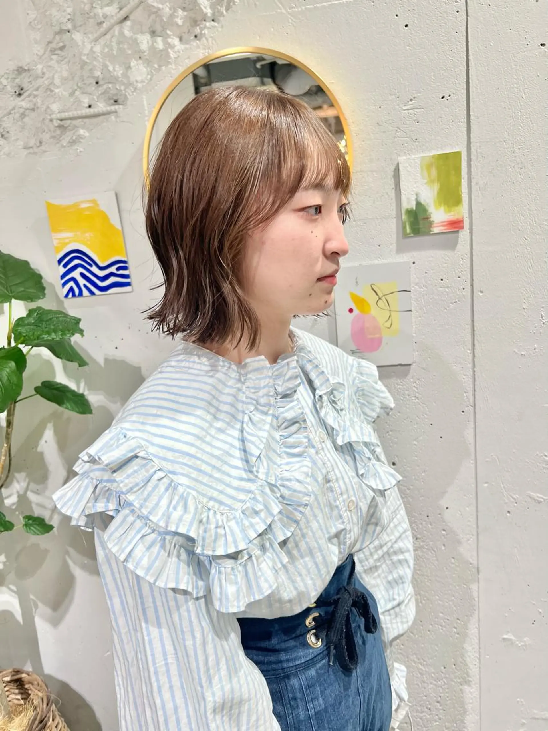 ミディアム カット ヘアカラー 石井 菜々のヘアスタイル