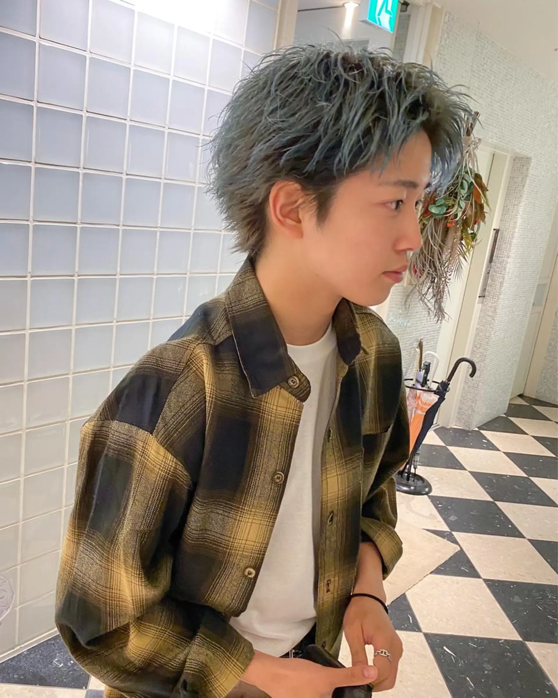 ショート カラー メンズ メンズブリーチ スパイキーショート ブリーチ ブルーカラー ケアブリーチ カット ヘアカラー 栄/矢場町 三井太朗のヘアスタイル