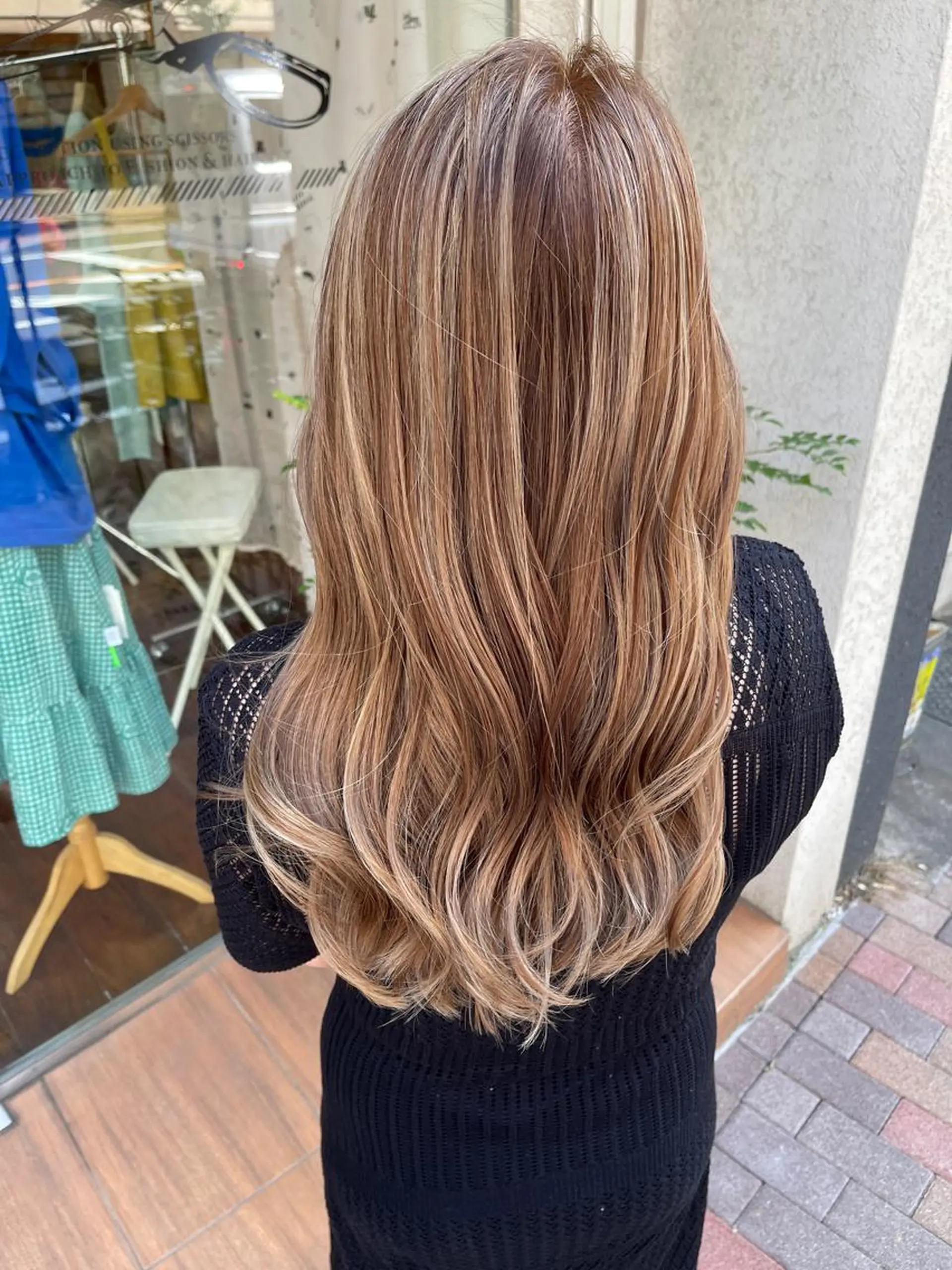 ロング カラー デザインカラー カット ヘアカラー トリートメント CoCooN satoshiのヘアスタイル