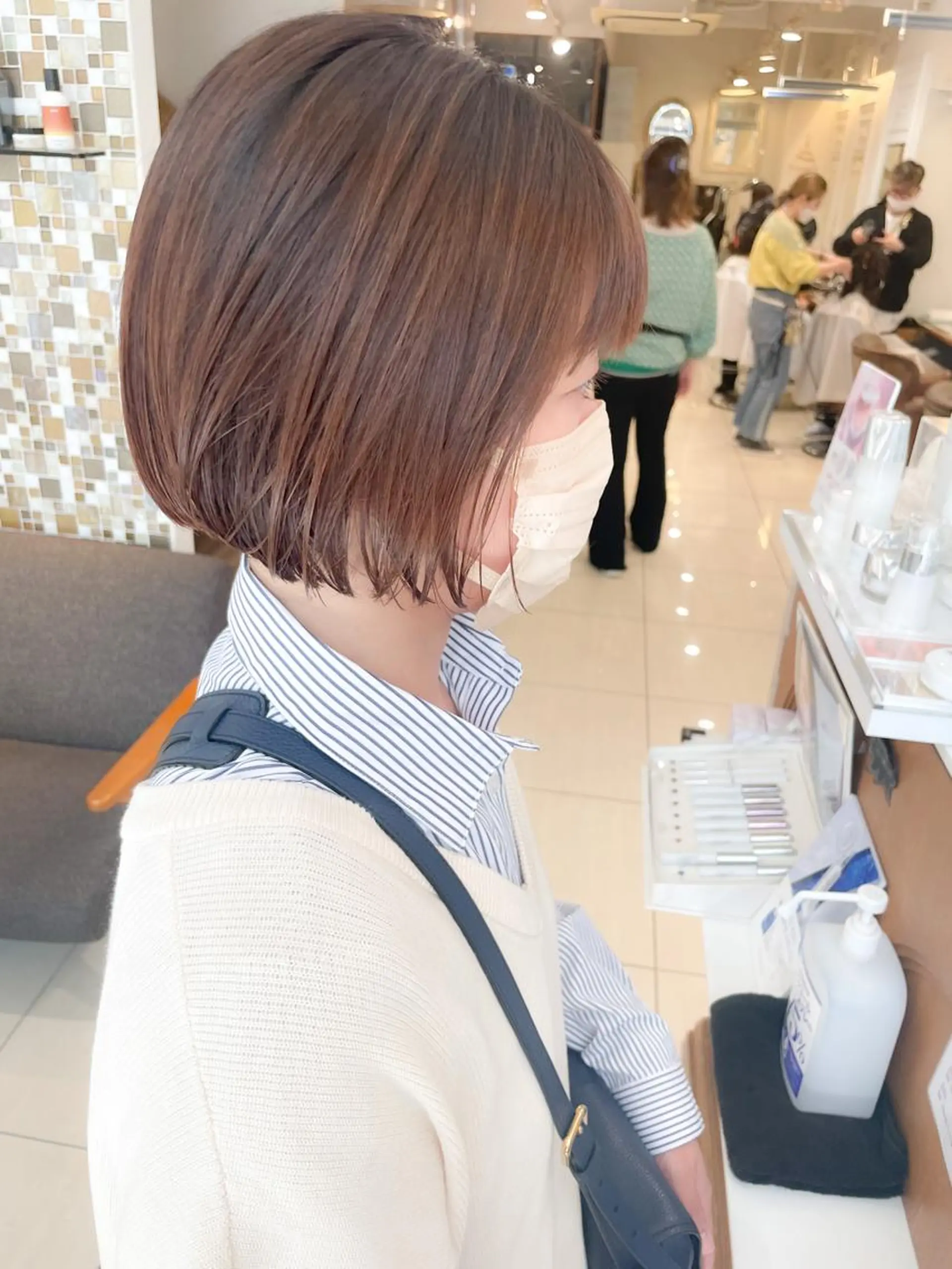 ショート カラー ベージュカラー ボブ カット ヘアカラー ✨カラー支持No.1 🧸ワキ カナコ🧸のヘアスタイル