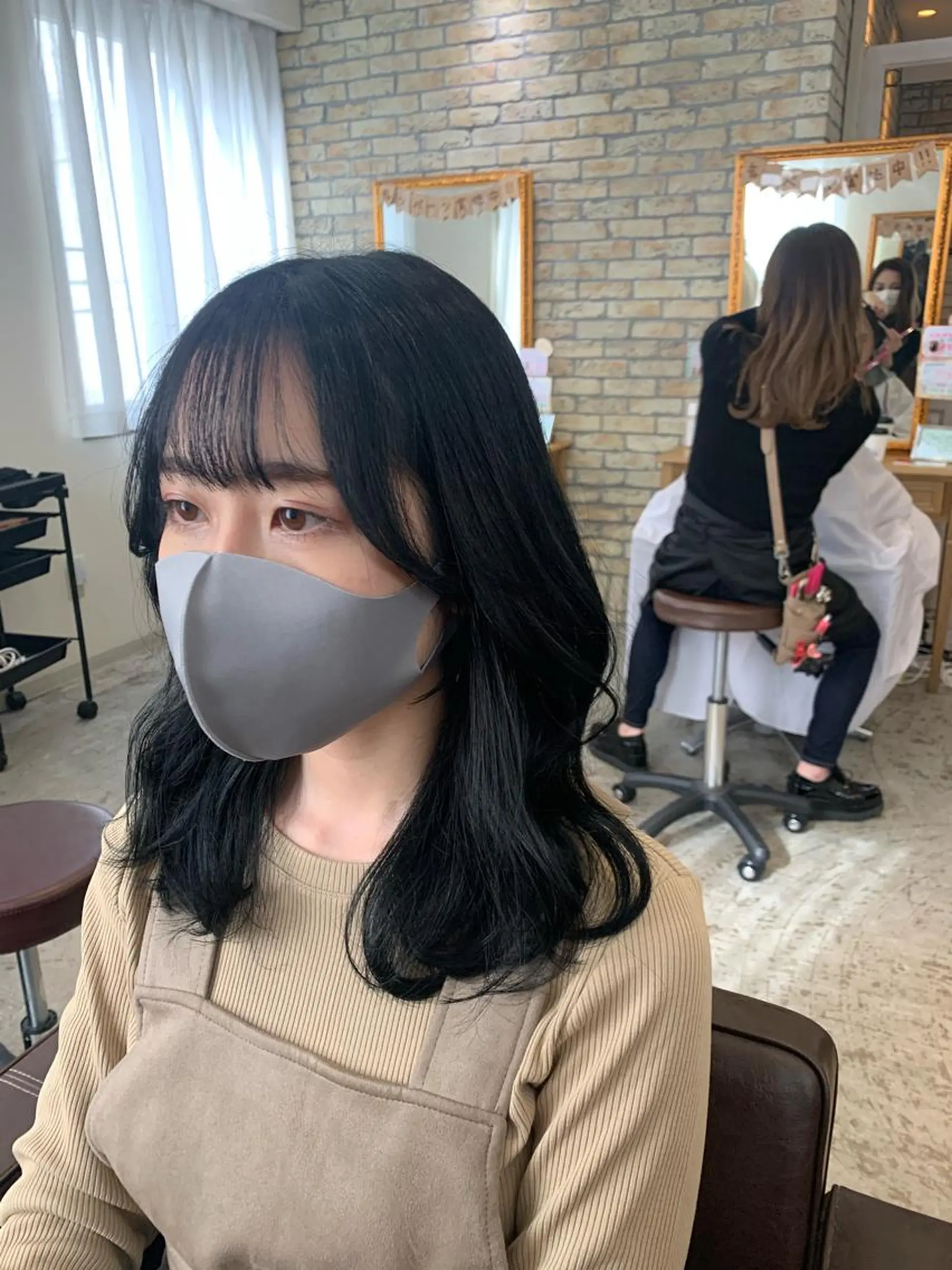 セミロング カラー ヨシンモリ レイヤーカット 現地韓国ヘア🇰🇷 Chisaki치사키のヘアスタイル