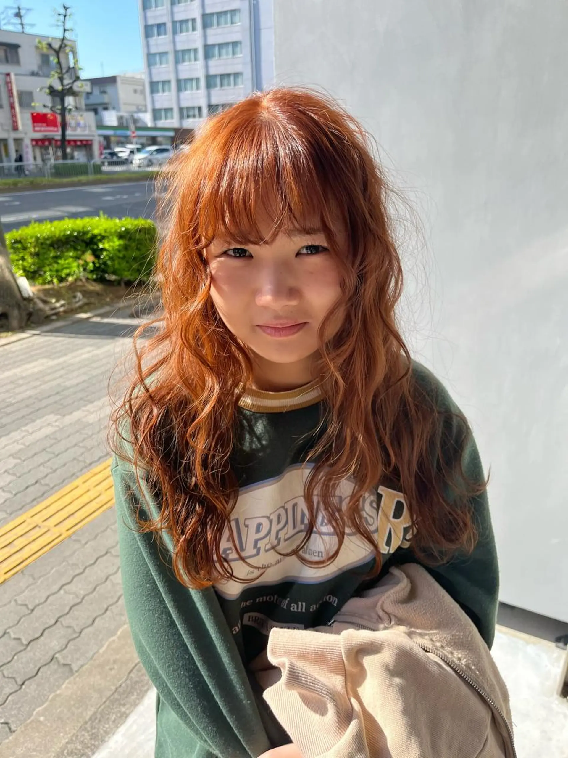 ロング カラー ヘアアレンジ オレンジ qulim所属・櫻井 はるなのヘアスタイル