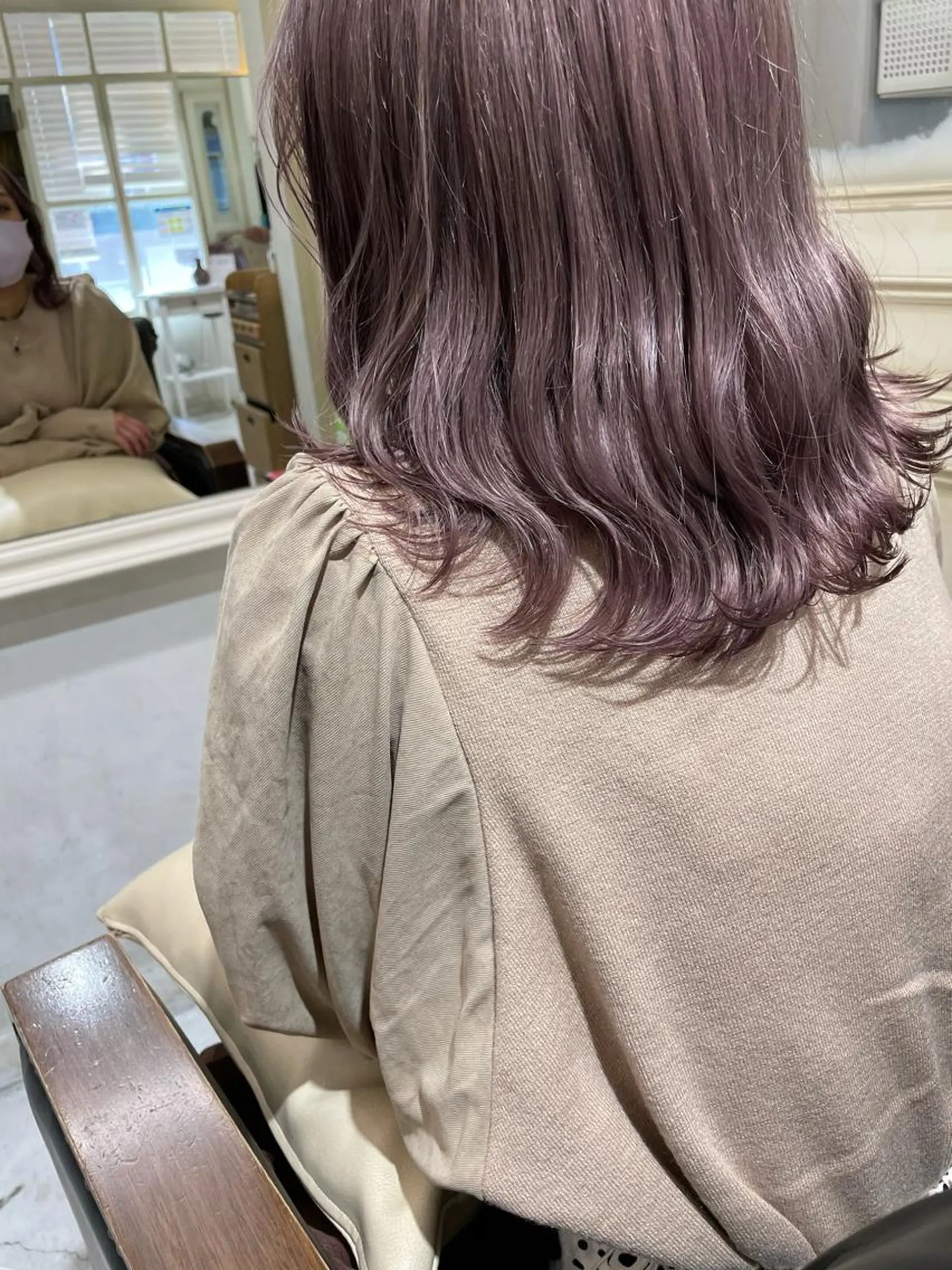 ミディアム カラー ぱつっとボブ 古家 佑真のヘアスタイル