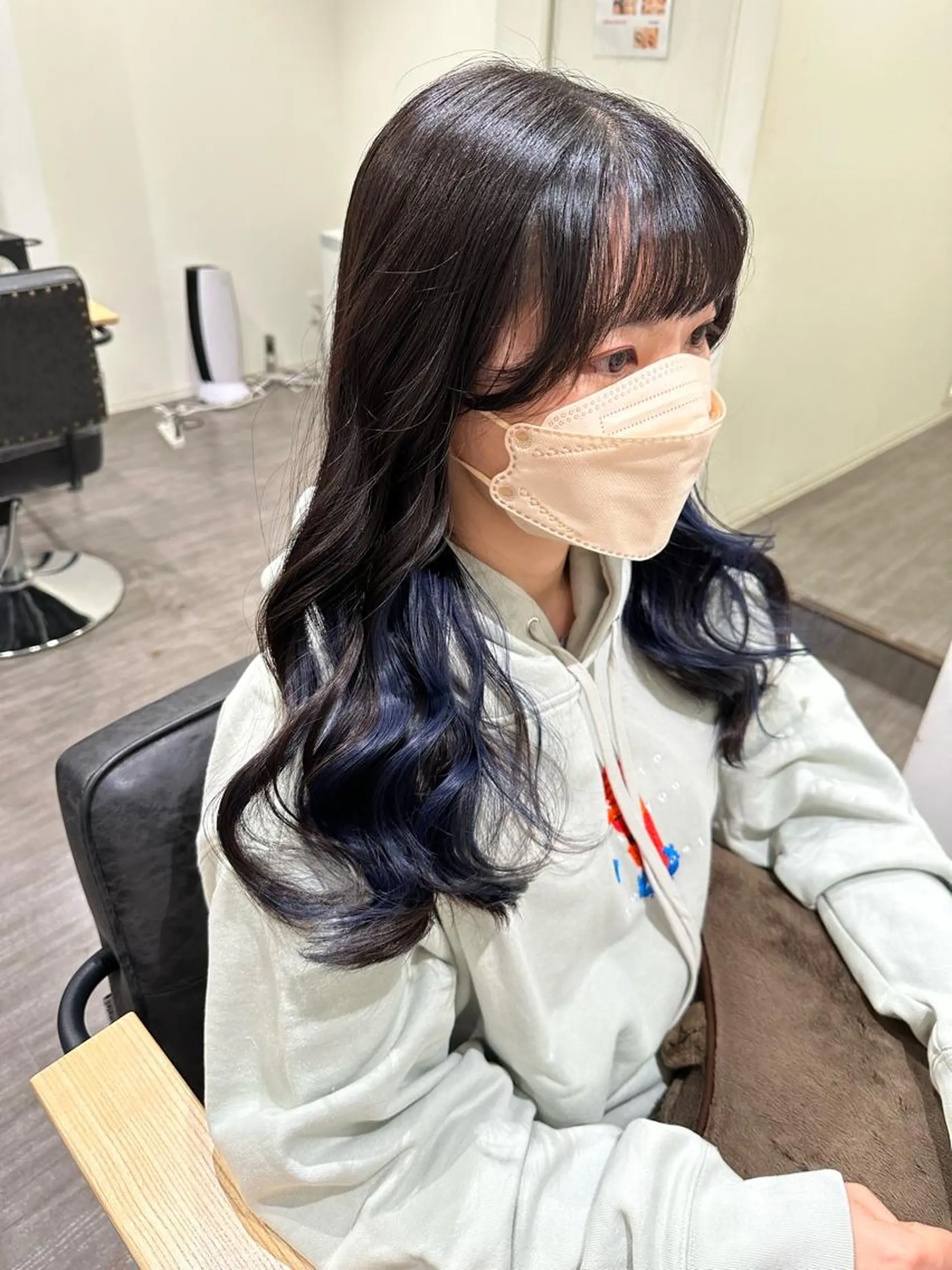 ロング カラー ブルーカラー ネイビーカラー カット ヘアカラー トリートメント 上田 紗也のヘアスタイル