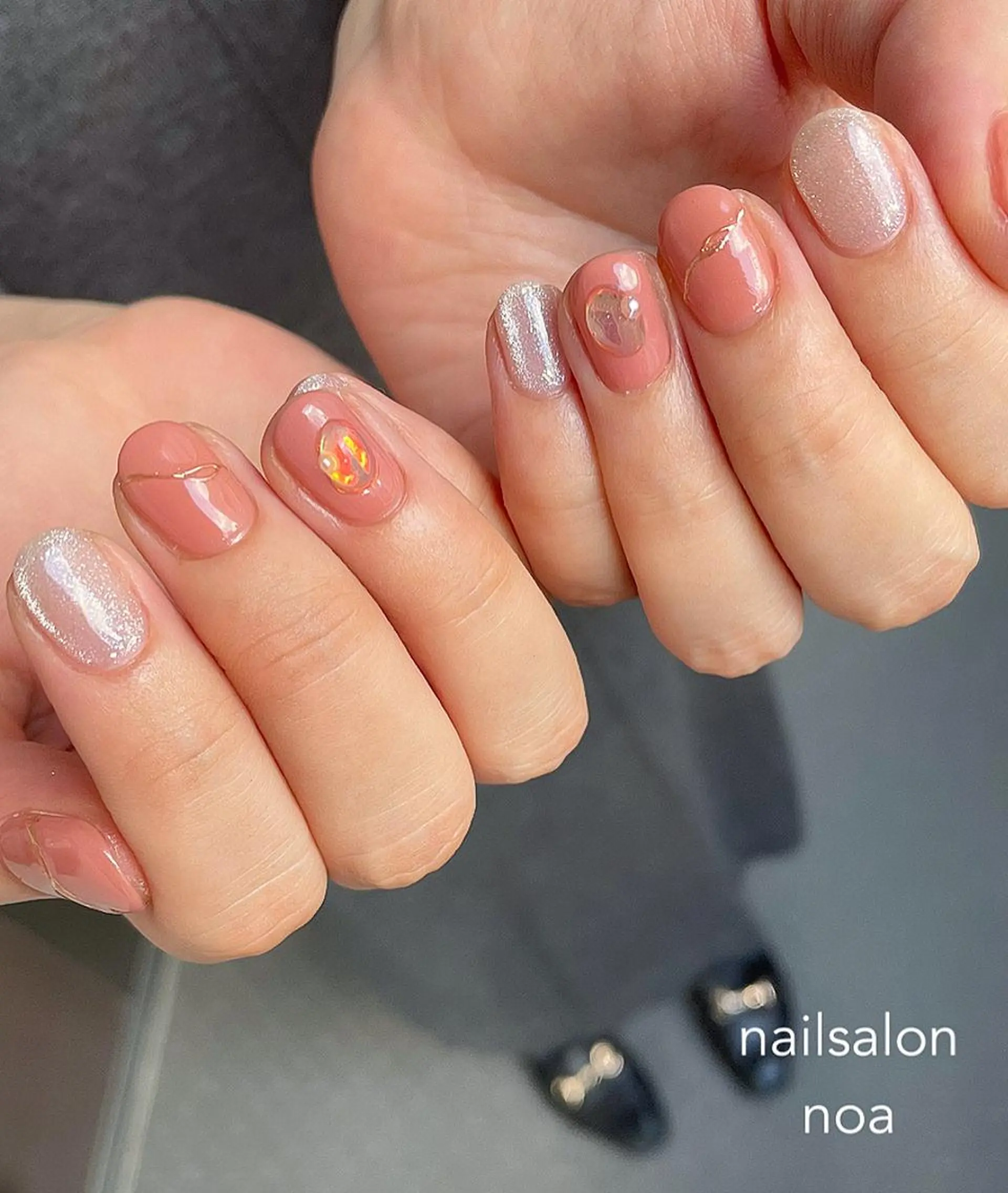 ネイル オーロラネイル カジュアル ジェルネイル マグネットネイル ミラーネイル nailsalon noa所属・nailist sakiのネイルデザイン