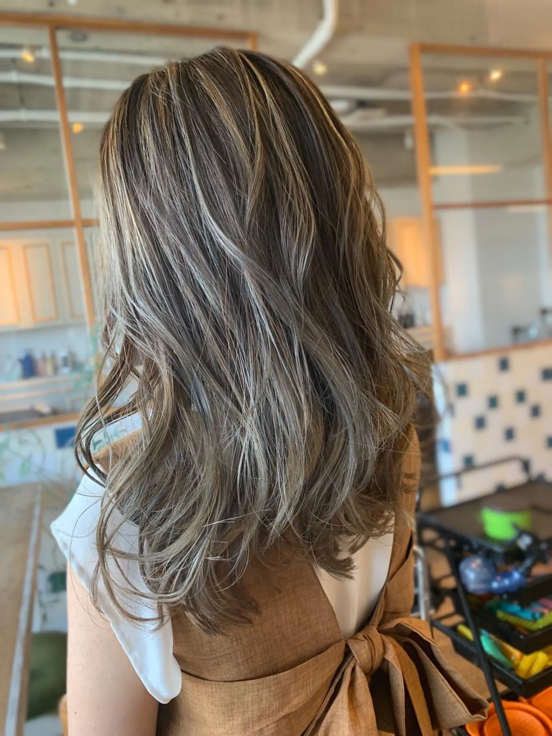 カラー Beyond（kitaro）所属・石井辰功也 フリーランス美容師のヘアスタイル