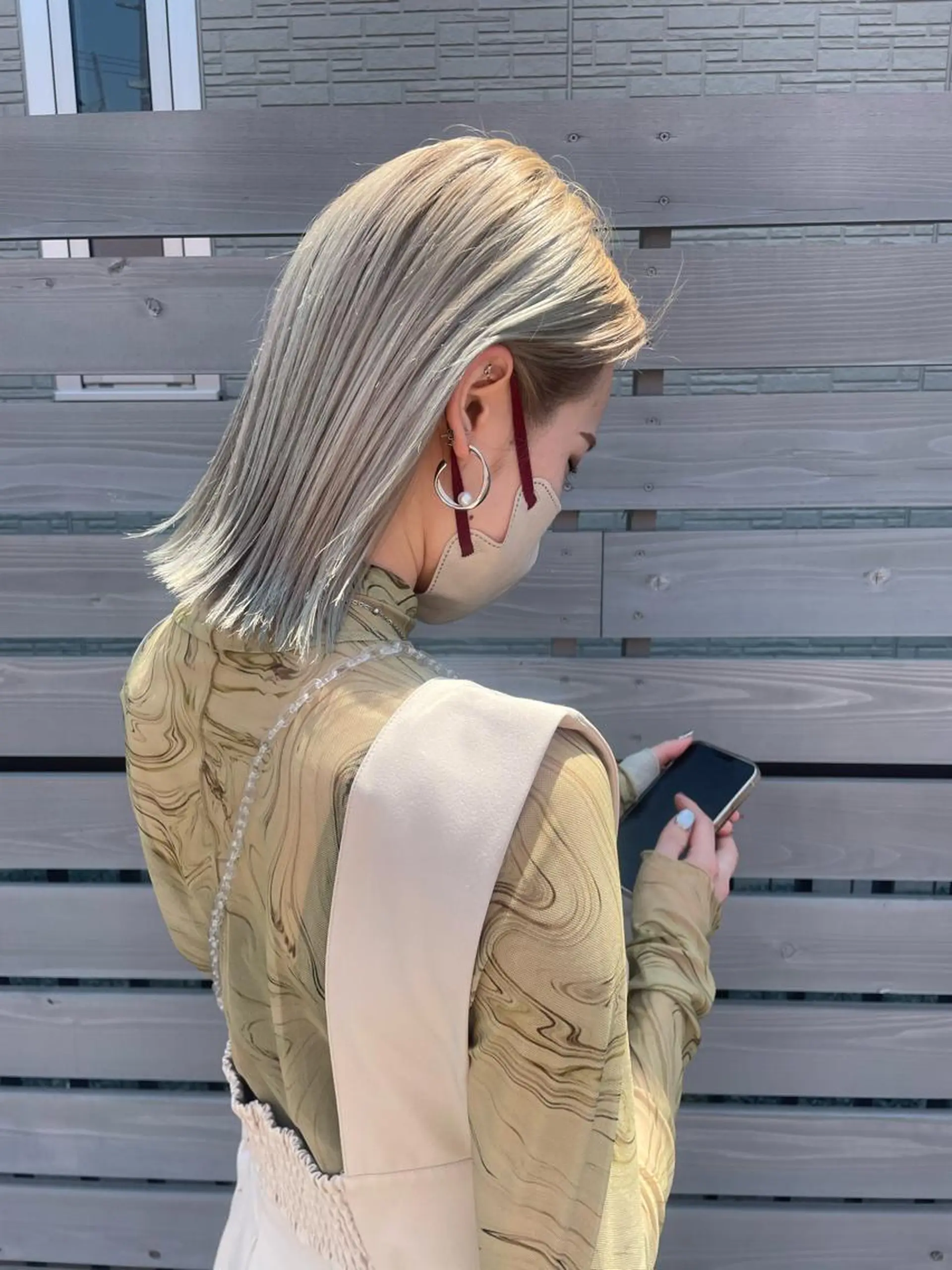 ミディアム カラー バレイヤージュ ブリーチ ケアブリーチ 透明感カラー デザインカラー 💙ルル💙 ハイトーン/レイヤーのヘアスタイル