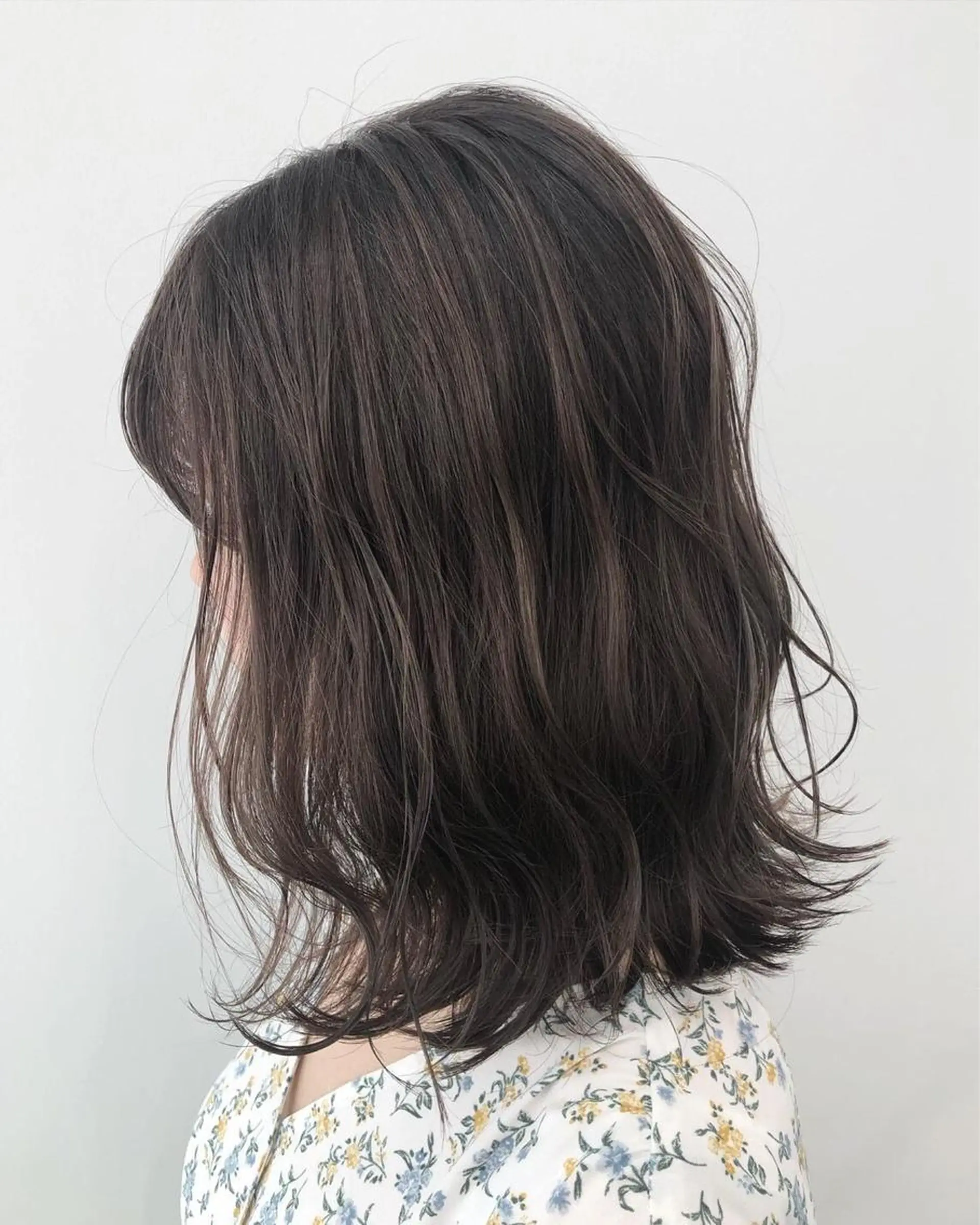 ミディアム カラー ブリーチ&似合せボブ 田中寛十のヘアスタイル