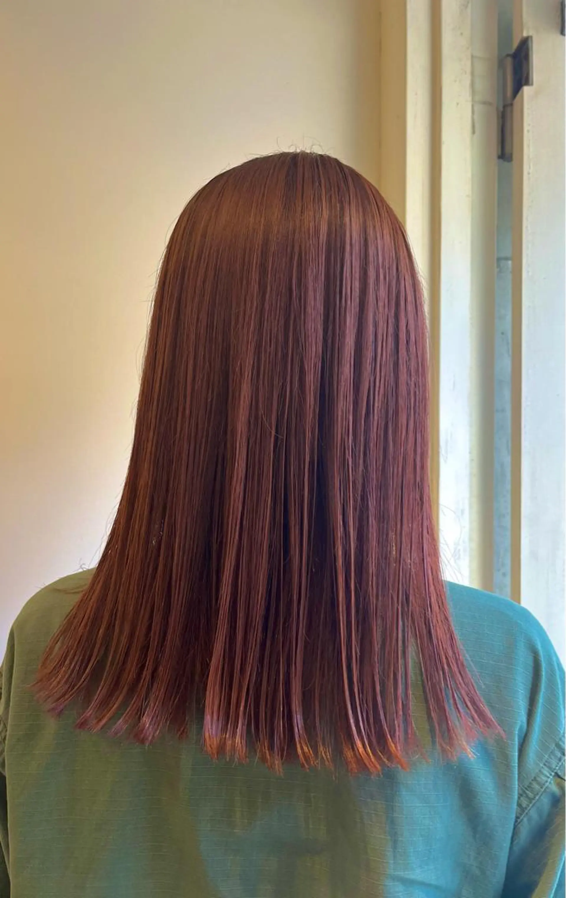 セミロング カラー ブリーチ ブリーチなしカラー カット ヘアカラー トリートメント よこもり あいのヘアスタイル