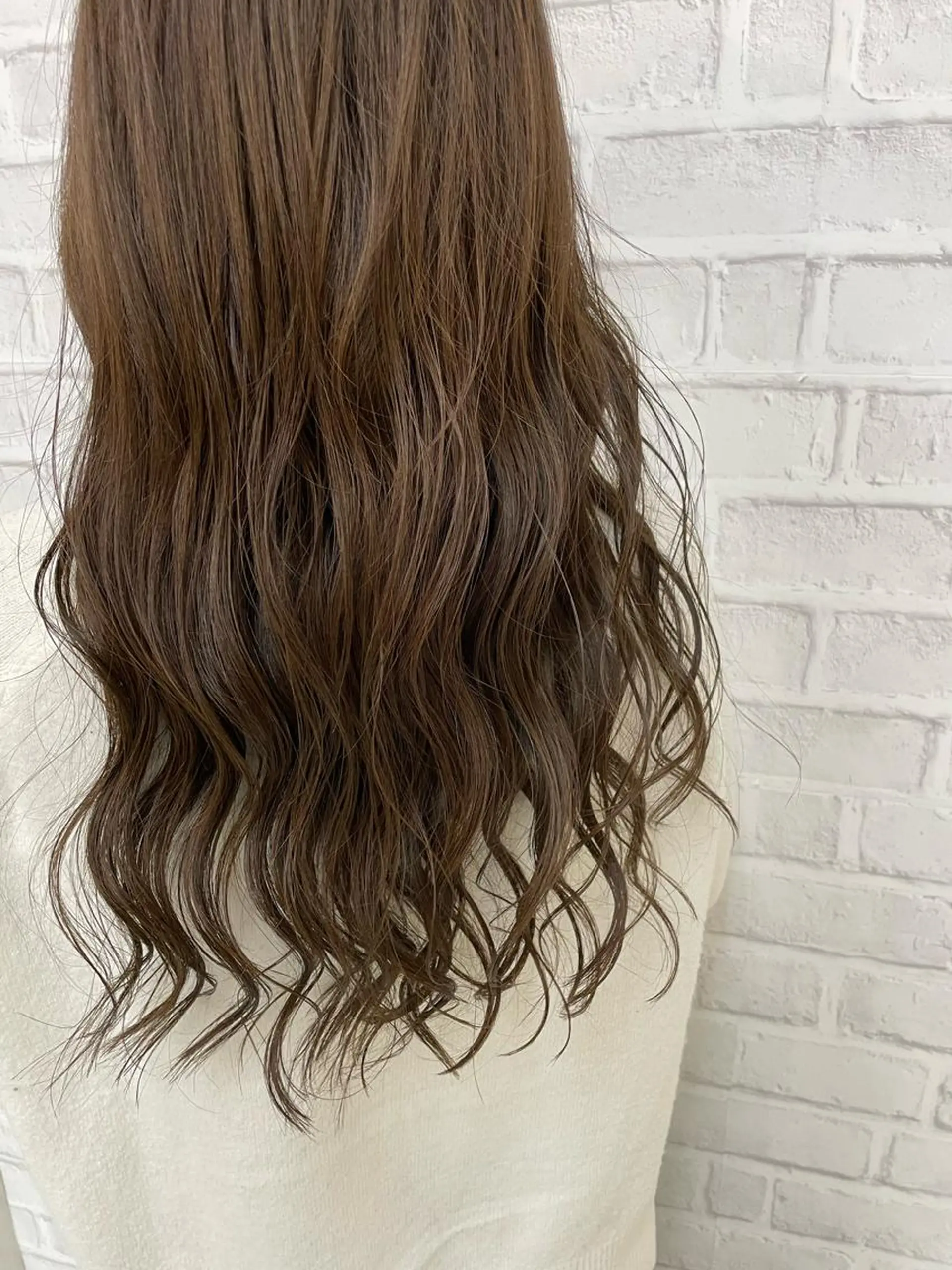 ロング カラー ベージュカラー ブリーチ ブリーチなしカラー カット ヘアカラー ヘアーメイクWiLL 西宮店所属・川上 紗也加のヘアスタイル