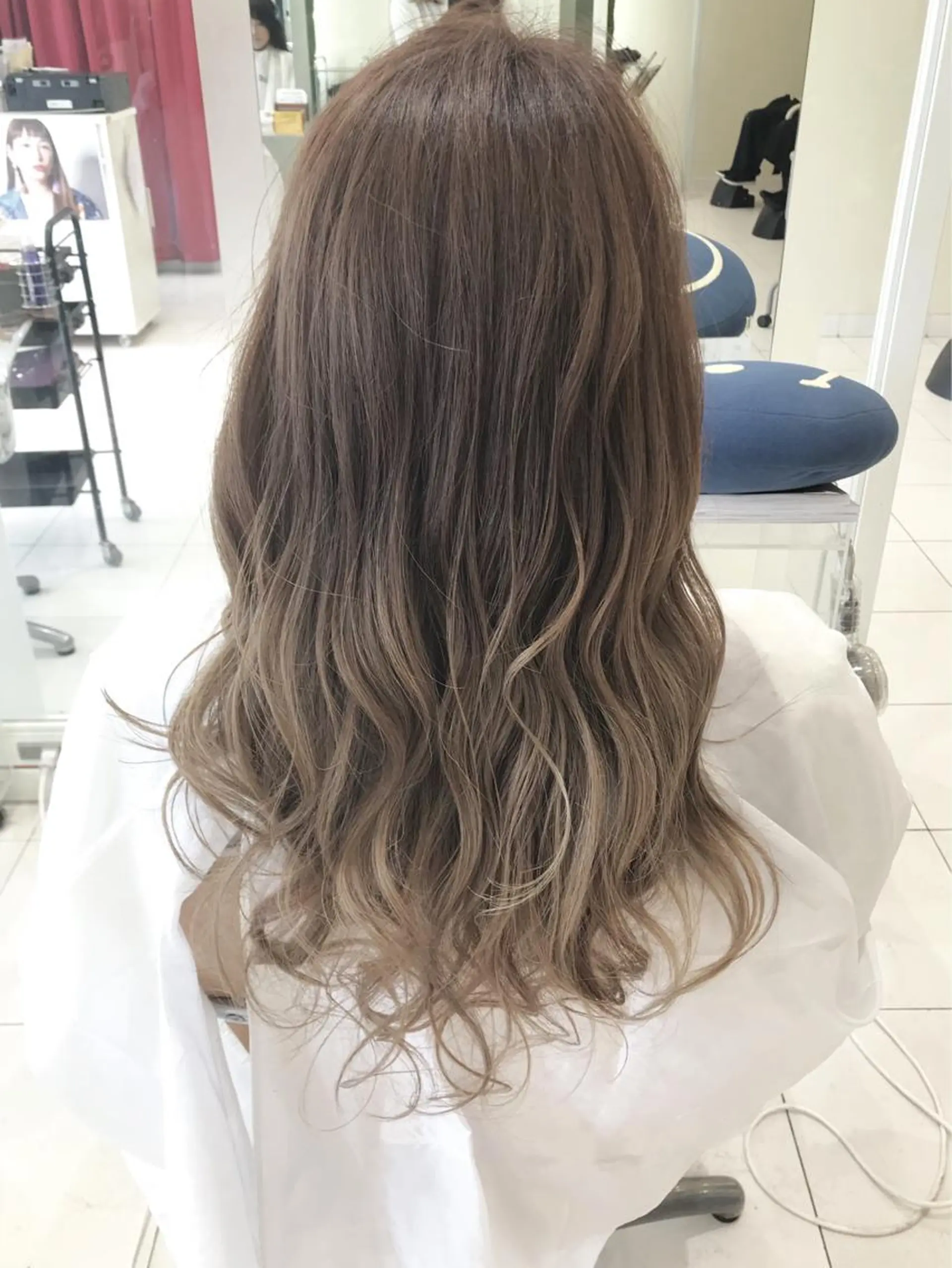 ロング カラー ブリーチ グラデーションカラー バイオレットカラー カット ヘアカラー 岡田詩織 MODE Ks松原店のヘアスタイル