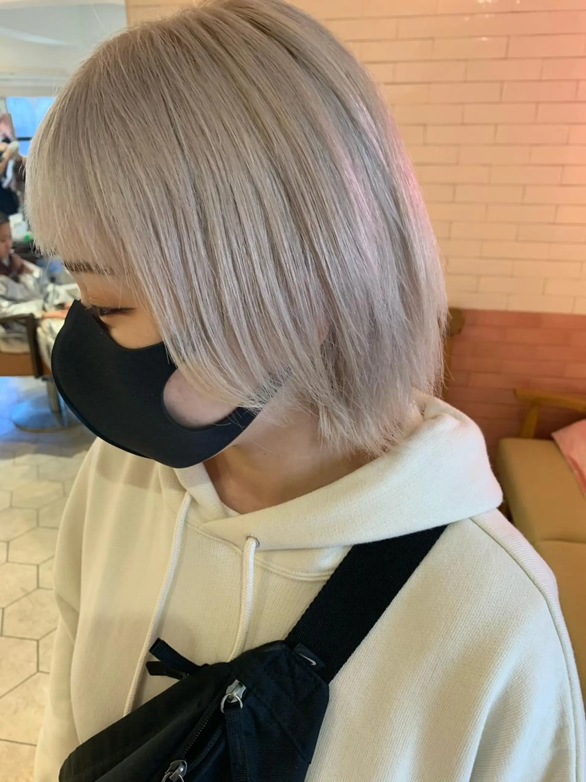 ショート カラー ブリーチ ケアブリーチ ヘアカラー トリートメント ヘアセット 🦋レイヤーカット ミドリカワ🦋のヘアスタイル