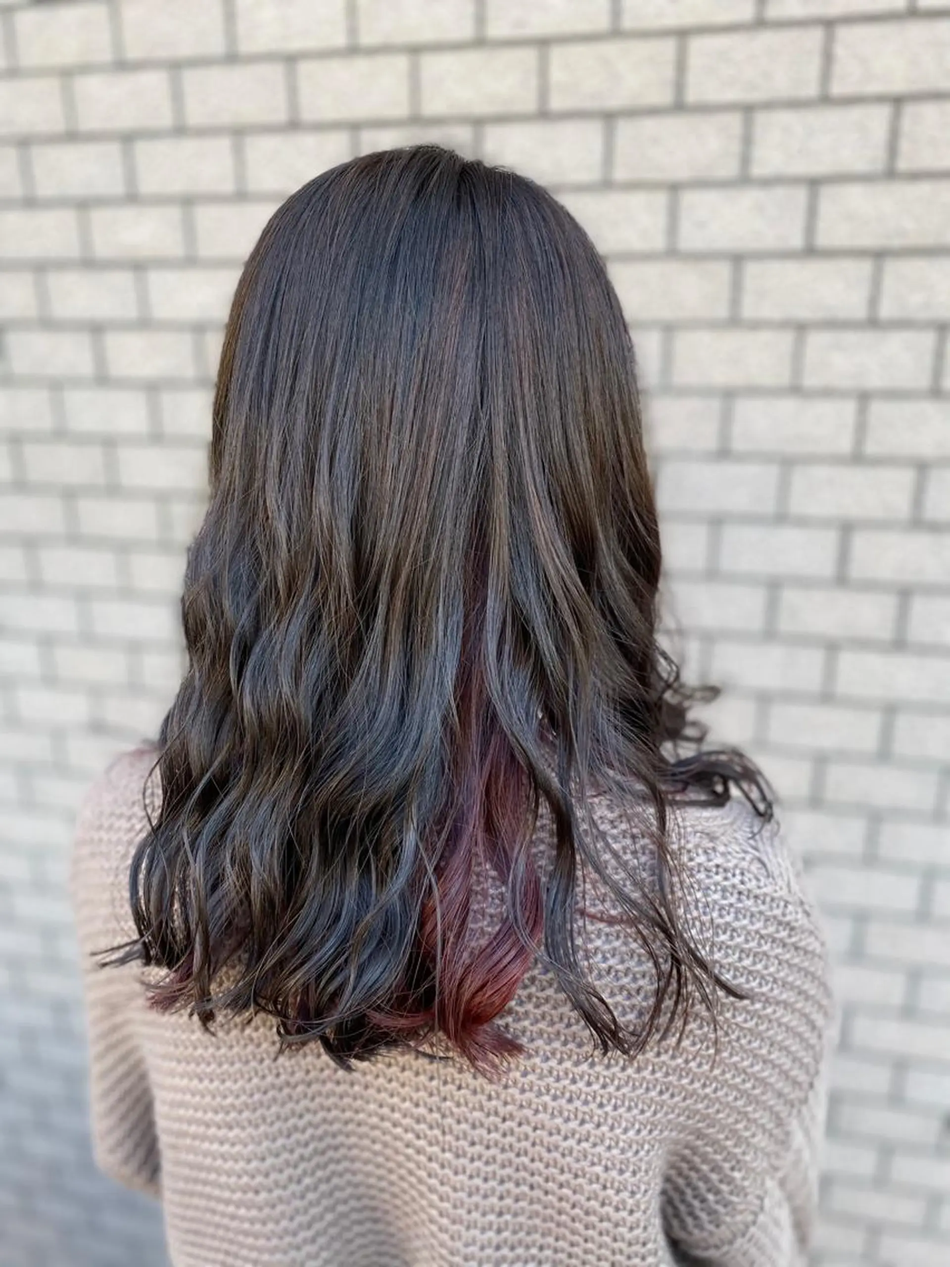 ミディアム カラー グレージュ インナーカラー 岡本 拓朗のヘアスタイル