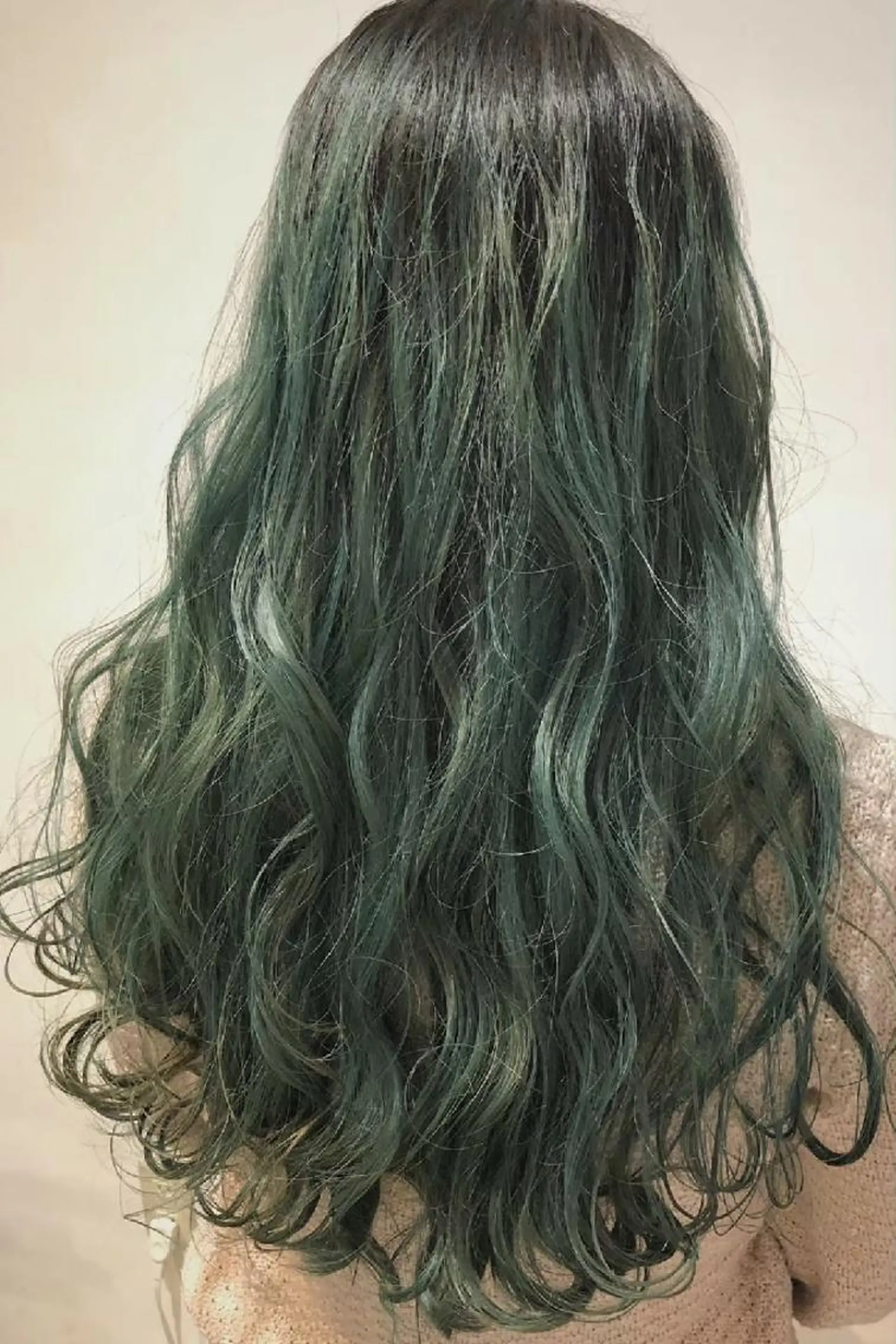 ロング カラー デザイナー Anne アンのヘアスタイル