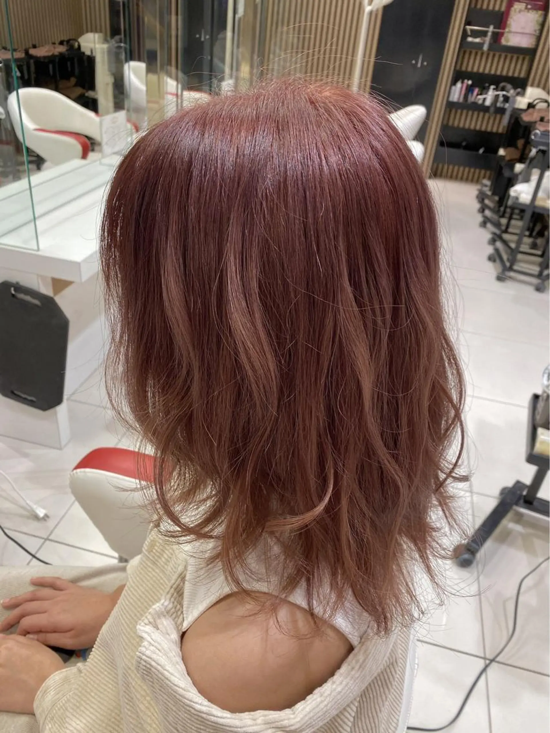 ミディアム 中谷 明日香のヘアスタイル