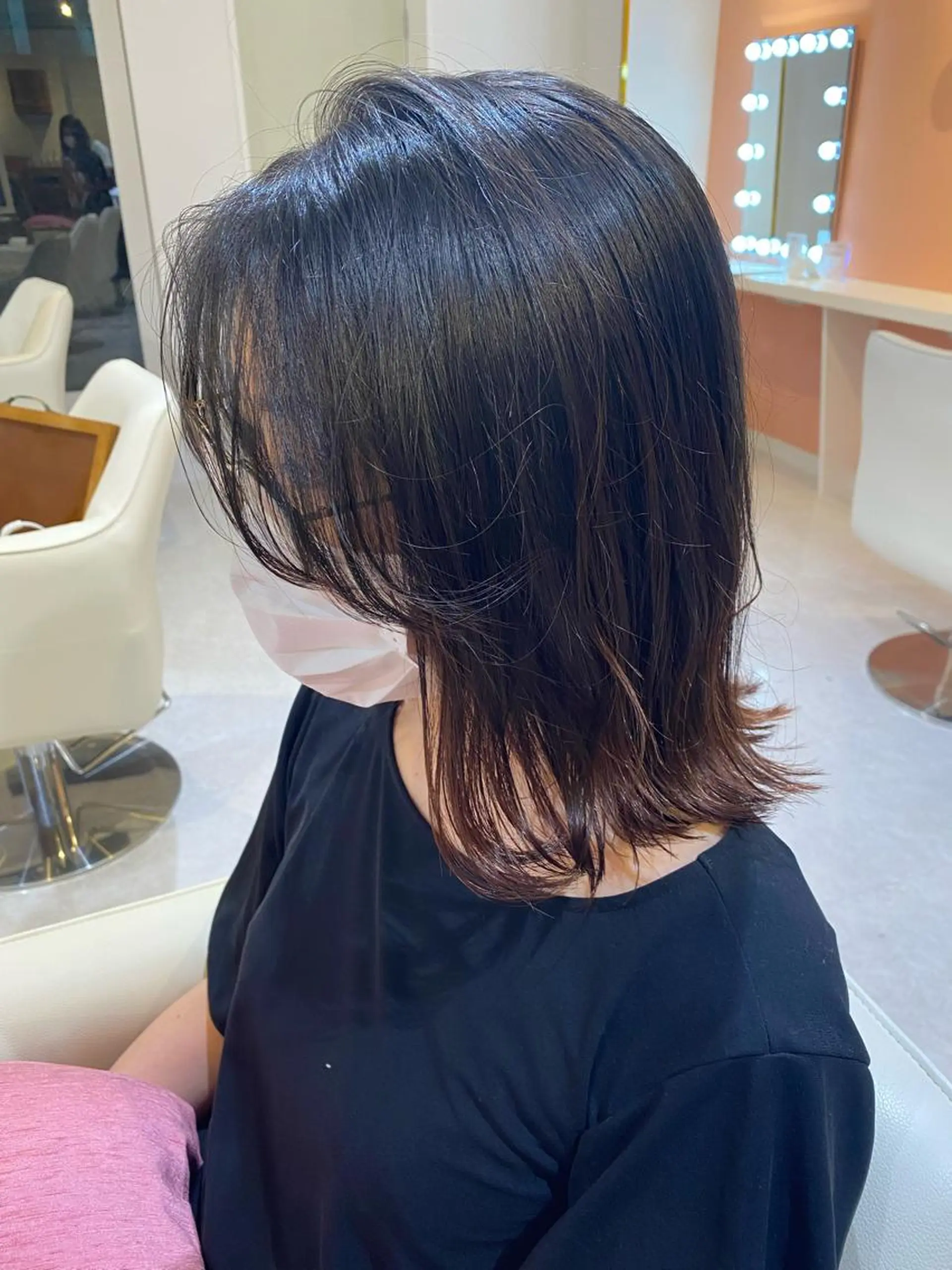 ミディアム 外ハネヘア カット トリートメント 梛木 唯のヘアスタイル