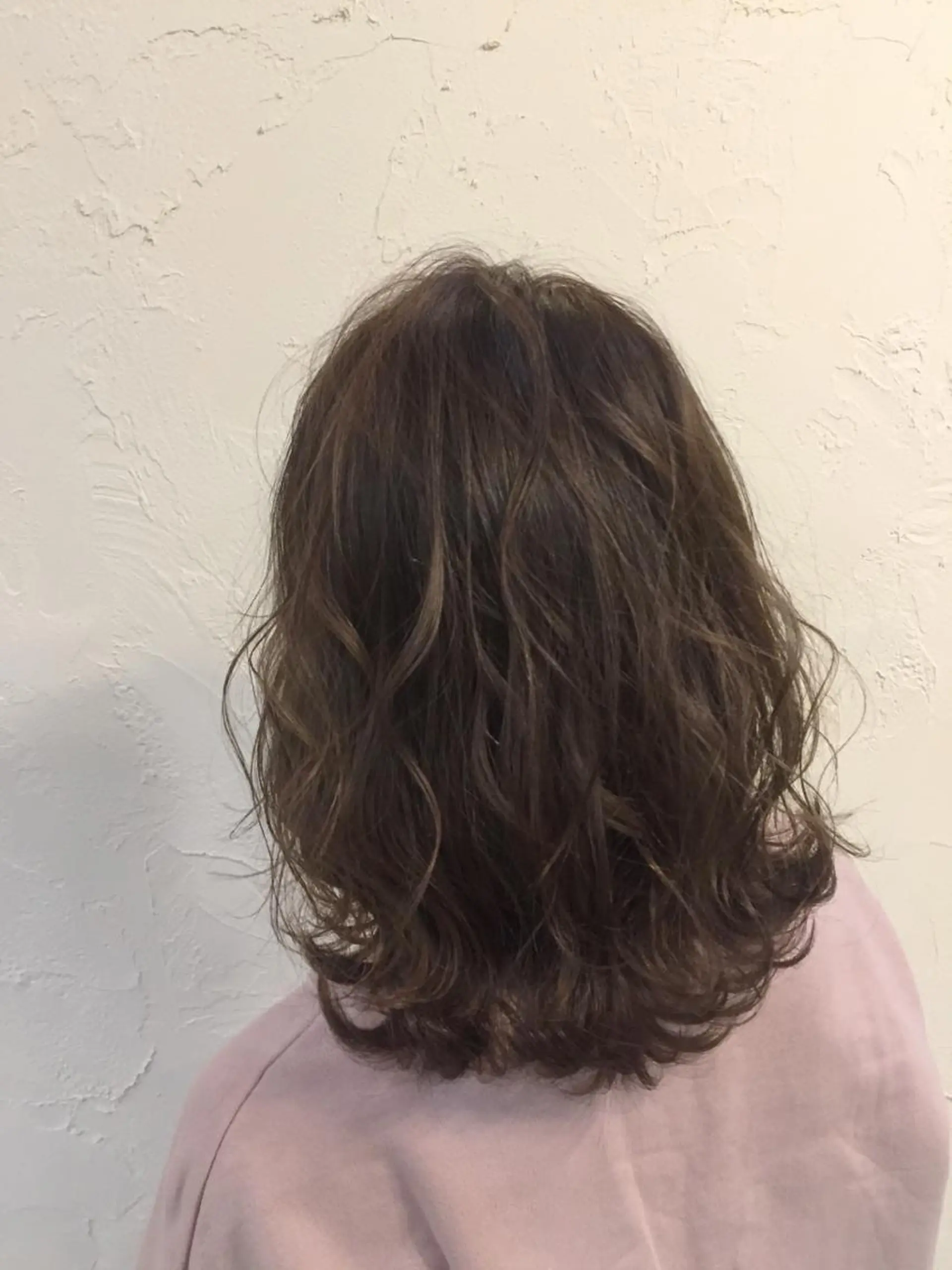 ミディアム カラー グレージュ カット ヘアカラー 韓国レイヤー外国人風 透明感カラー髪質改善のヘアスタイル