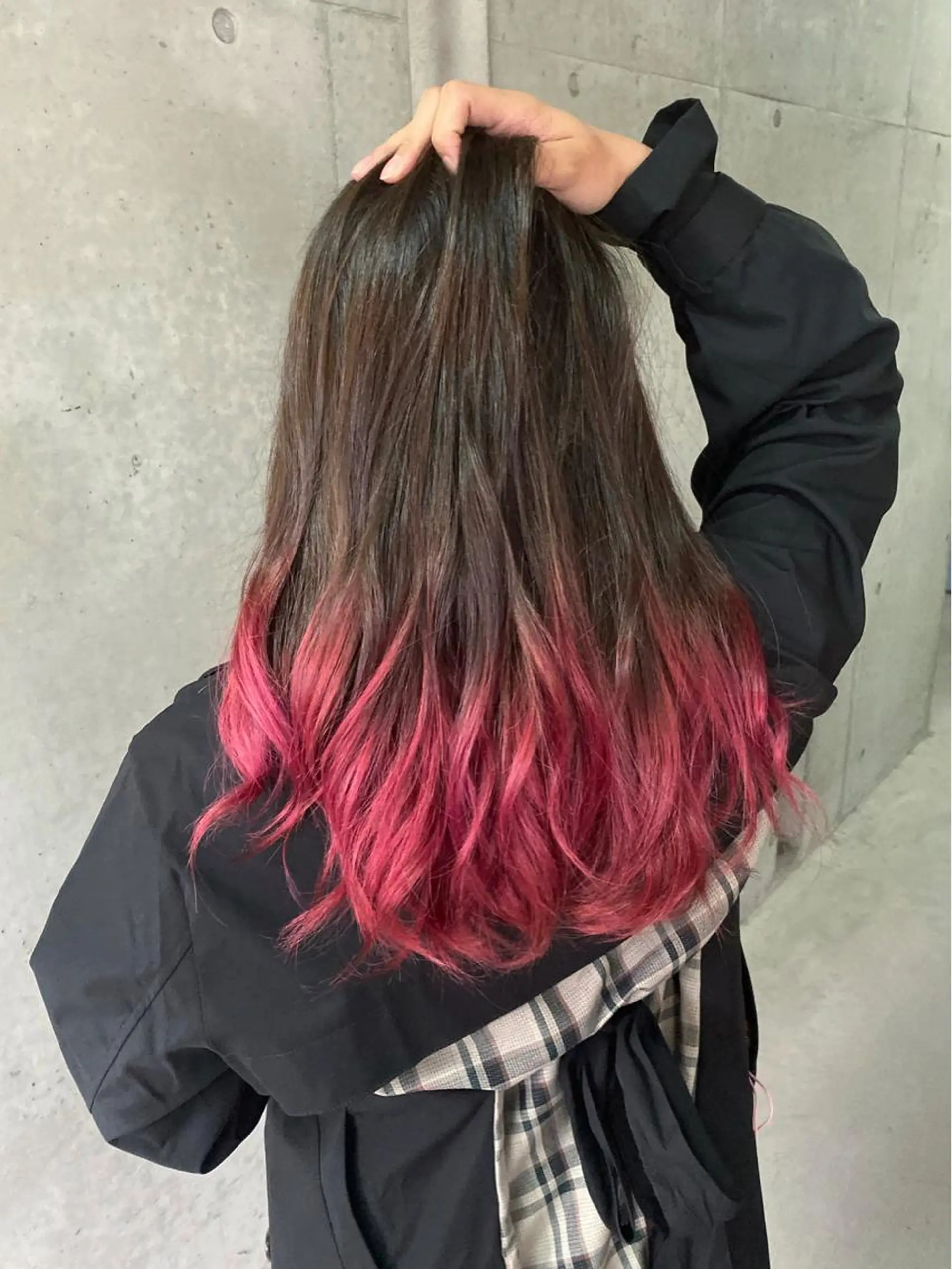 セミロング カラー ブリーチ ピンクカラー 是枝 さくらのヘアスタイル