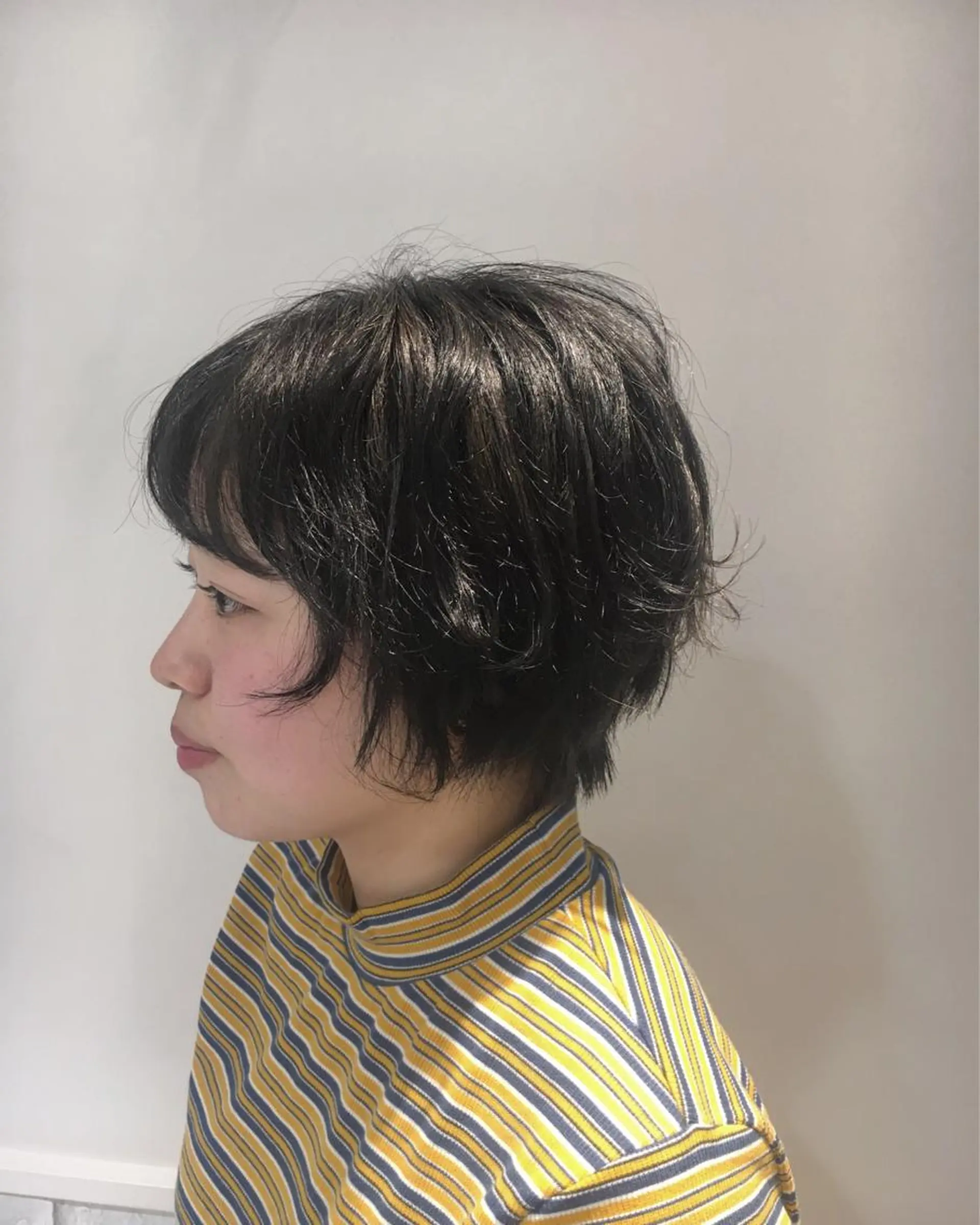 ショート カラー アッシュ 江原 彩華のヘアスタイル