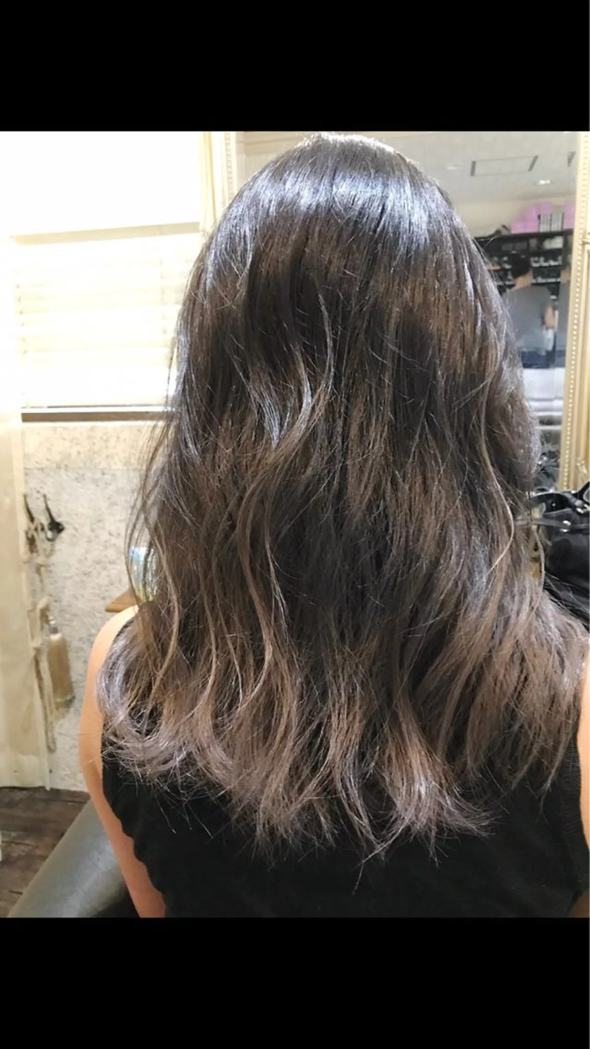 セミロング カラー Tsuyoki .のヘアスタイル