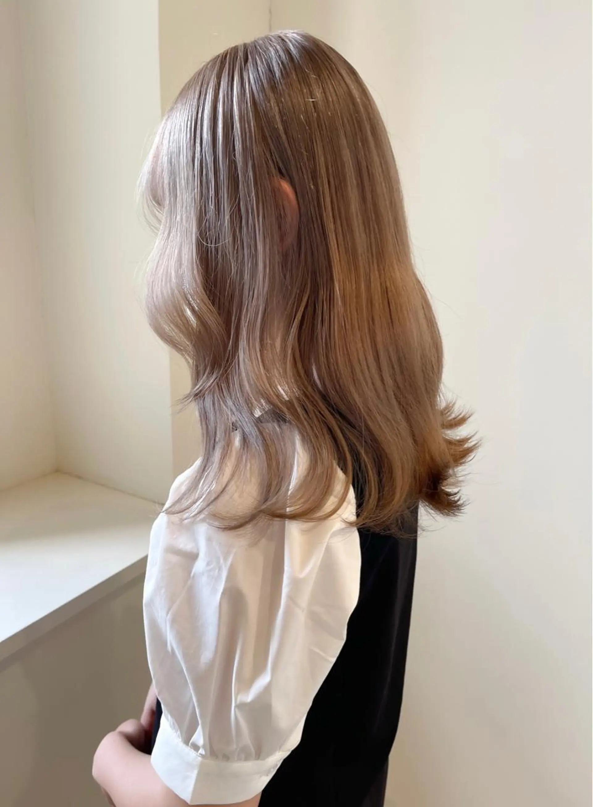 ミディアム カラー ベージュカラー ミルクティーベージュ ヘアカラー トリートメント REGOLITH所属・清水 亮太／赤み消しカラーのヘアスタイル