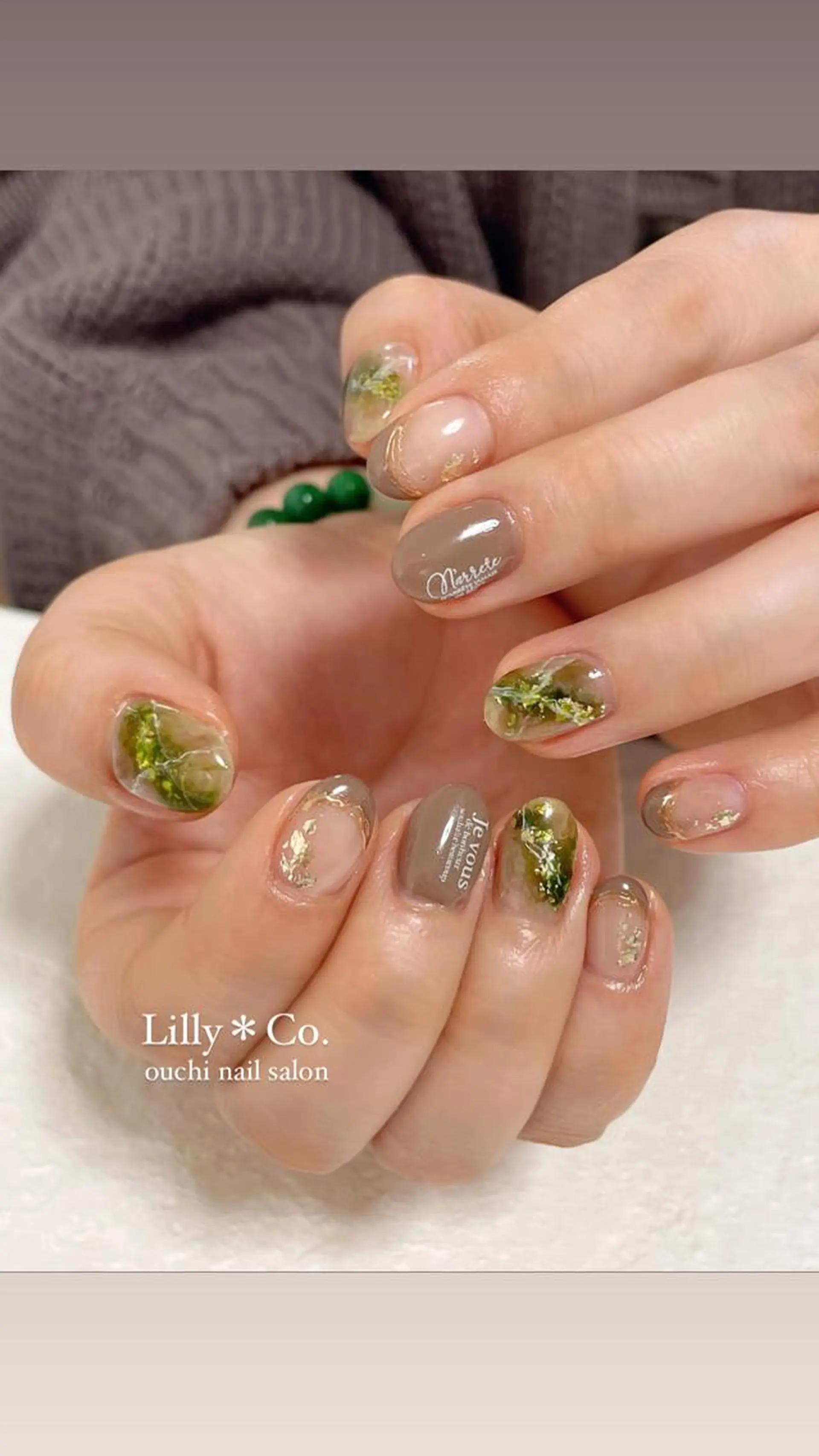 ネイル グリーン ハンドネイル ハンドケア Lilly Co.のネイルデザイン