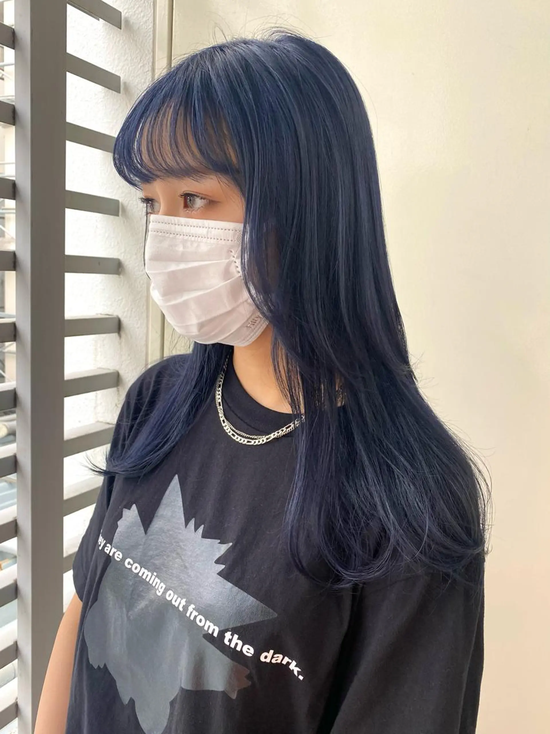 セミロング カラー ANNA /艶髪/ハイトーンのヘアスタイル