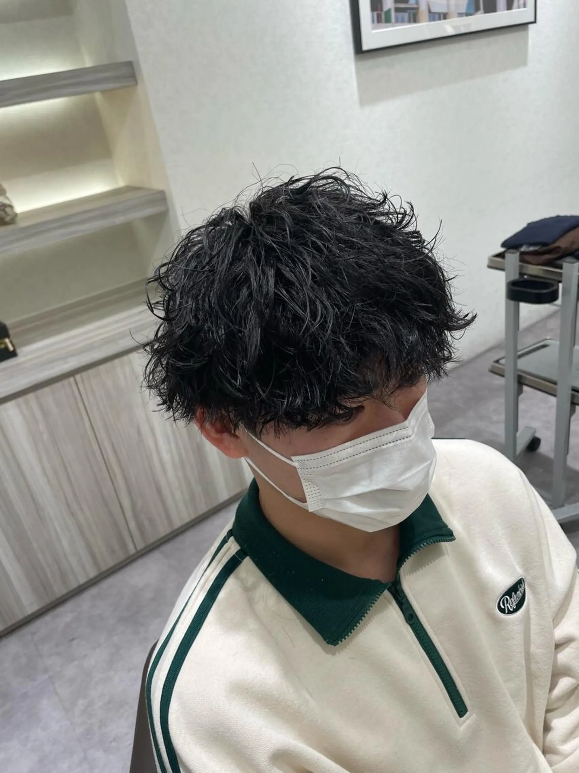 ショート パーマ メンズ メンズブリーチ メンズハイライト メンズメッシュ メンズパーマ メンズツイストパーマ カット パーマ メンズ特化店長✨ 9/14空◎岡本一真のヘアスタイル