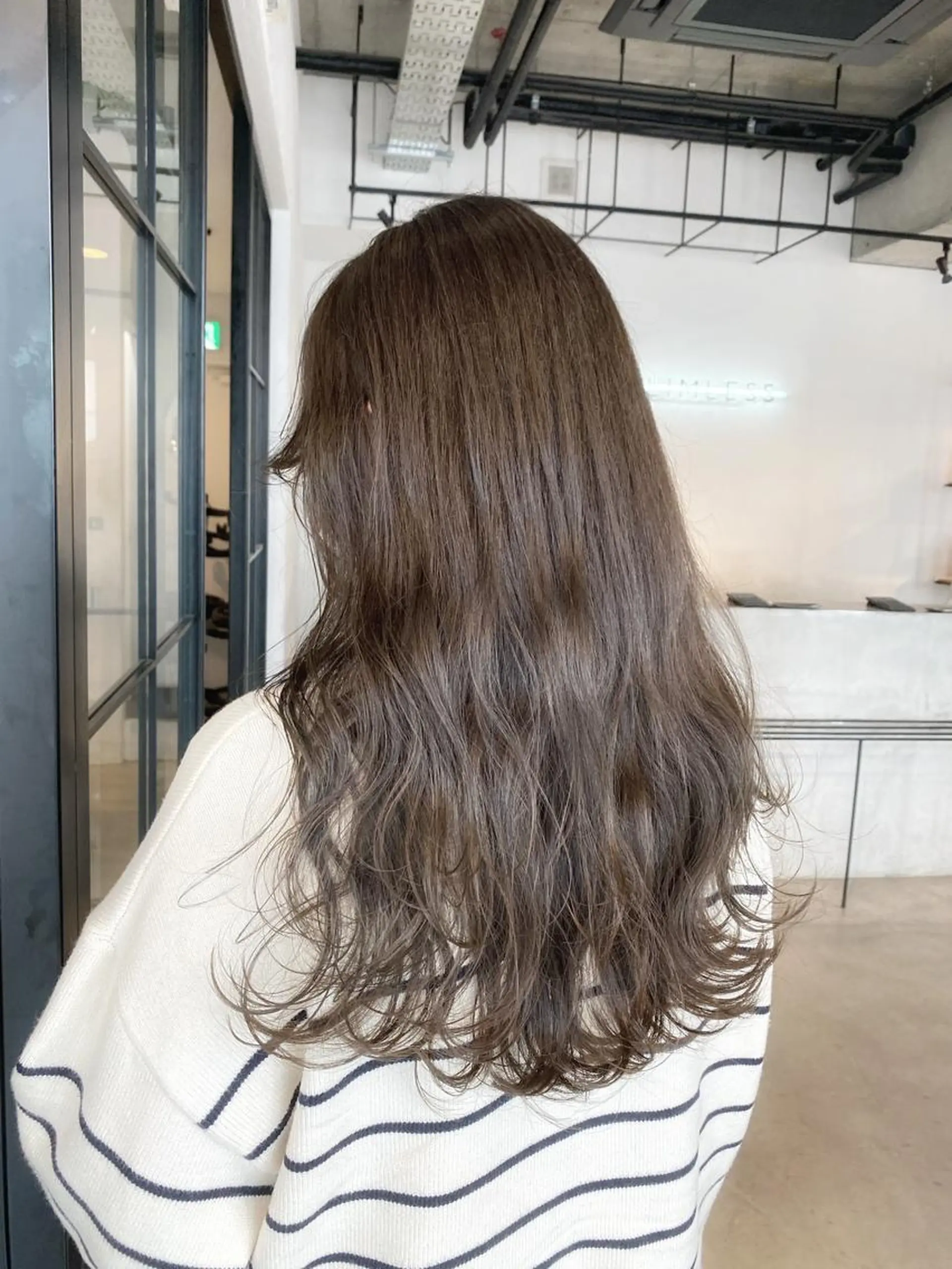 ロング ヘアアレンジ カラー パーマ カット ヘアカラー ベージュ/ダブルカラ ー/新潟駅/青柳萌果のヘアスタイル