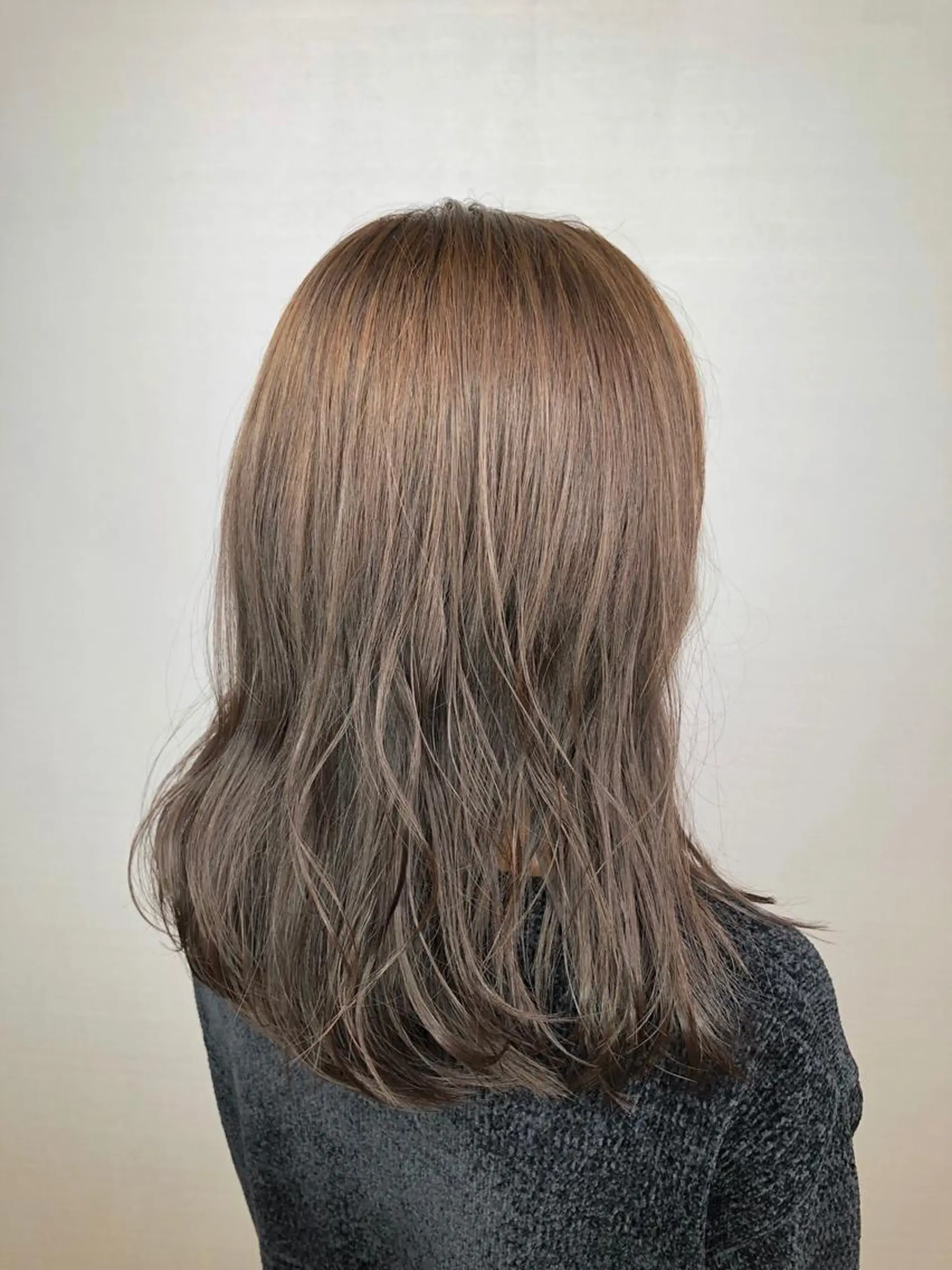 セミロング カラー 透明感カラー イルミナカラー 透明感カラー✨ツヤ髪 廣畑昌志のヘアスタイル