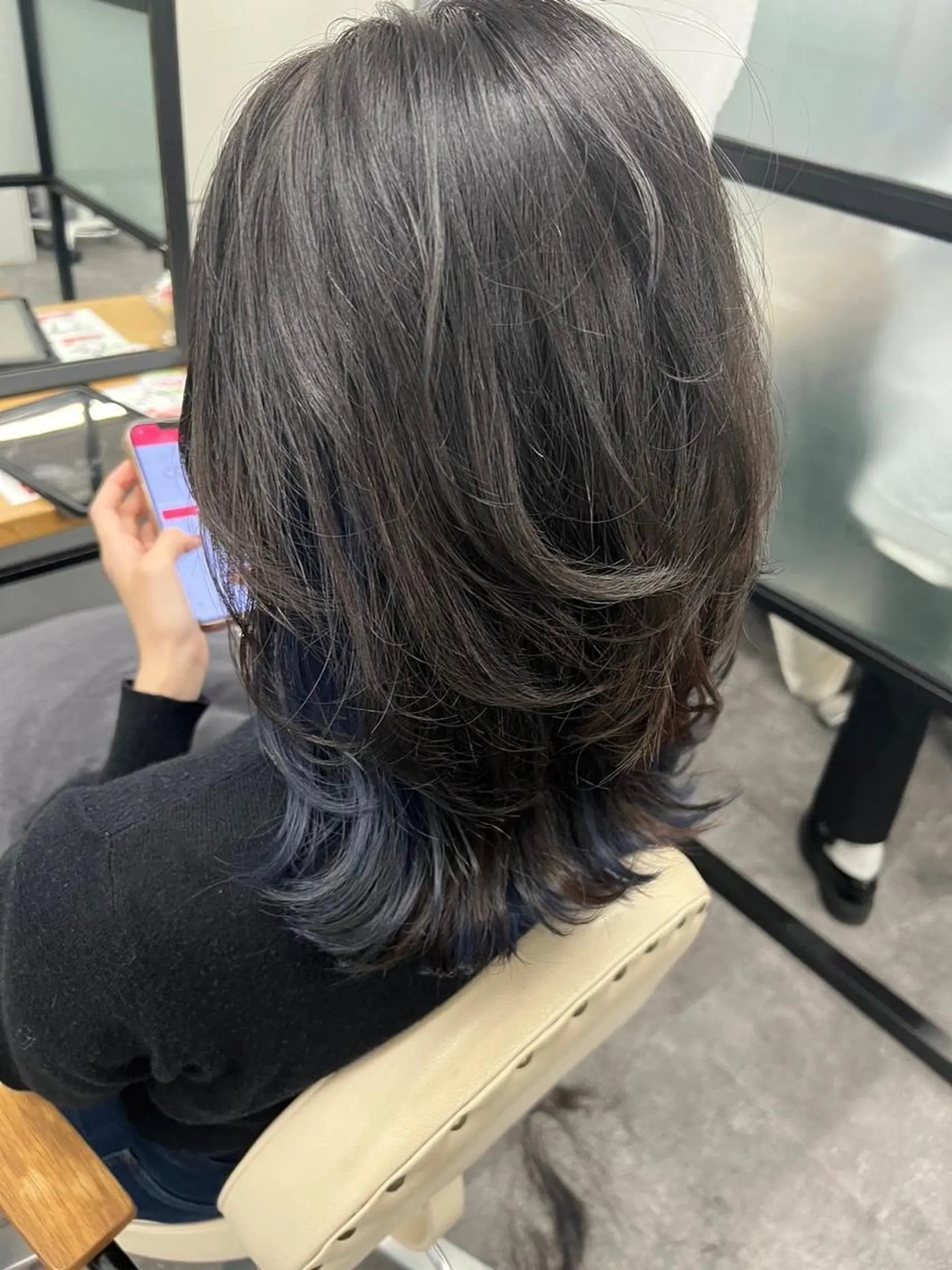 ミディアム カラー アディクシーカラー アッシュ バレイヤージュ ミストバング ブリーチ カット ヘアカラー N° aria 三軒茶屋のヘアスタイル
