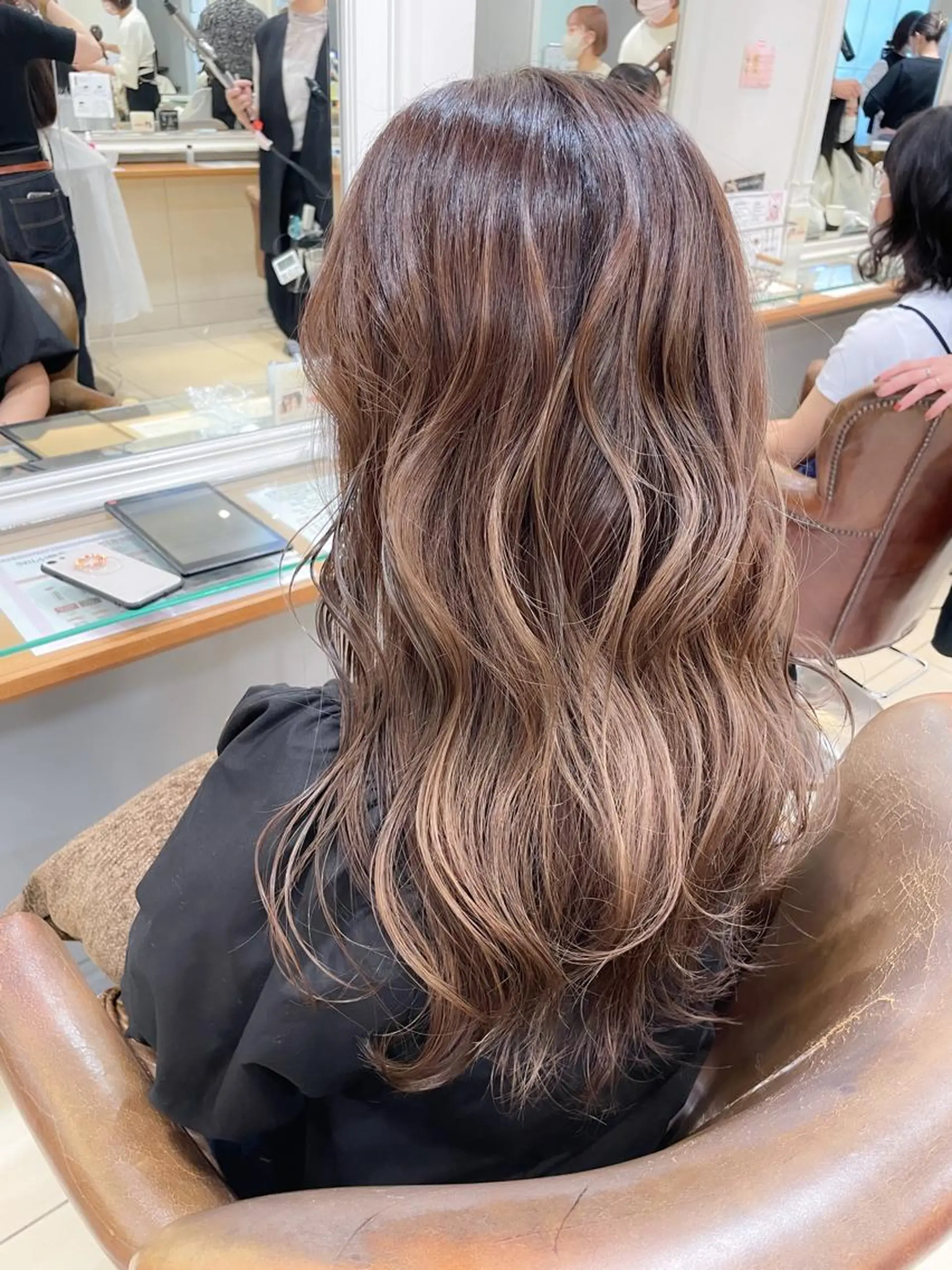 ロング カラー ベージュカラー フォギーベージュ ハイライトカラー ハイライト ヘアカラー トリートメント ヘッドスパ ✨カラー支持No.1 🧸ワキ カナコ🧸のヘアスタイル