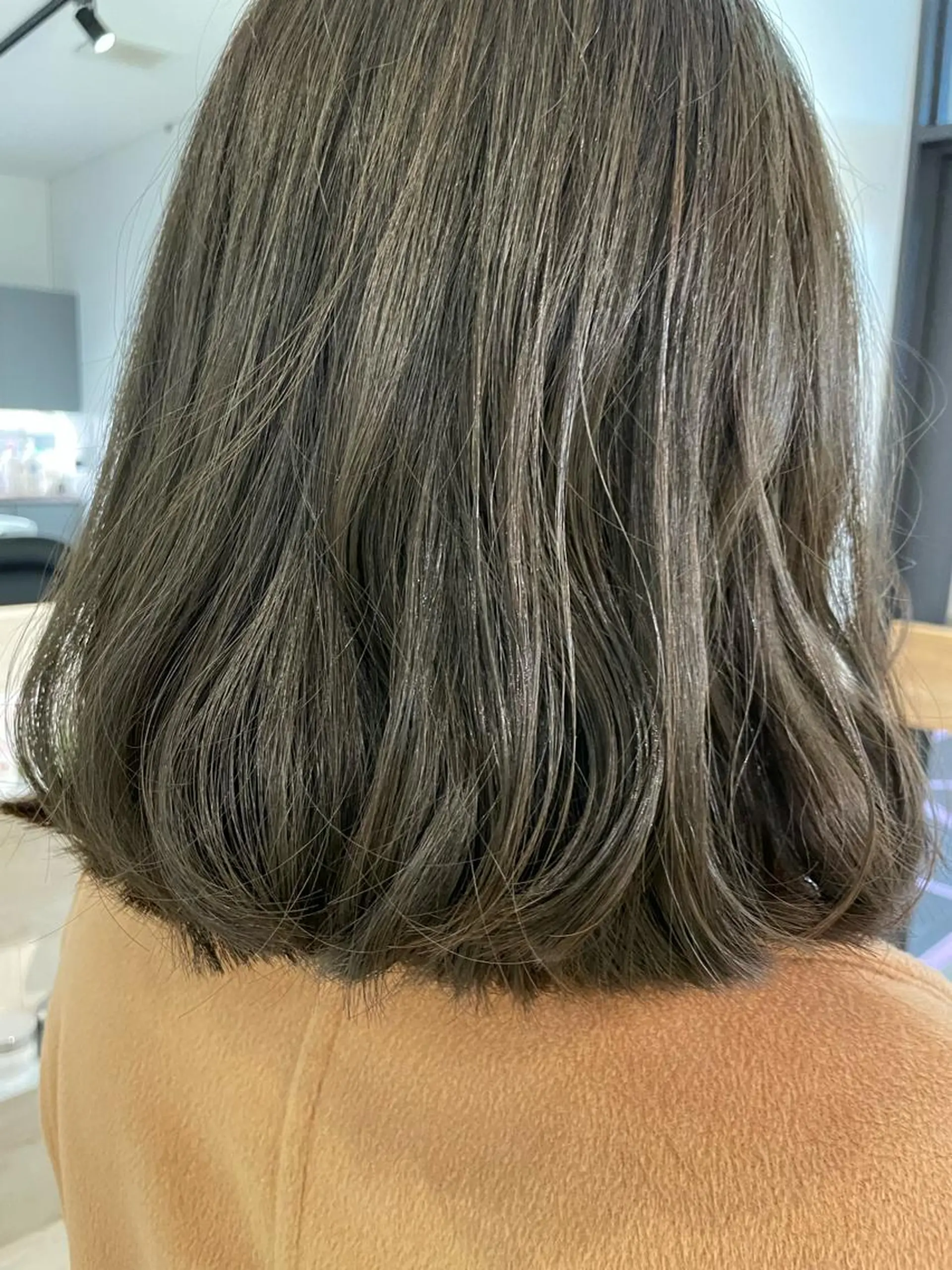 セミロング カラー EIGHT MAYUのヘアスタイル