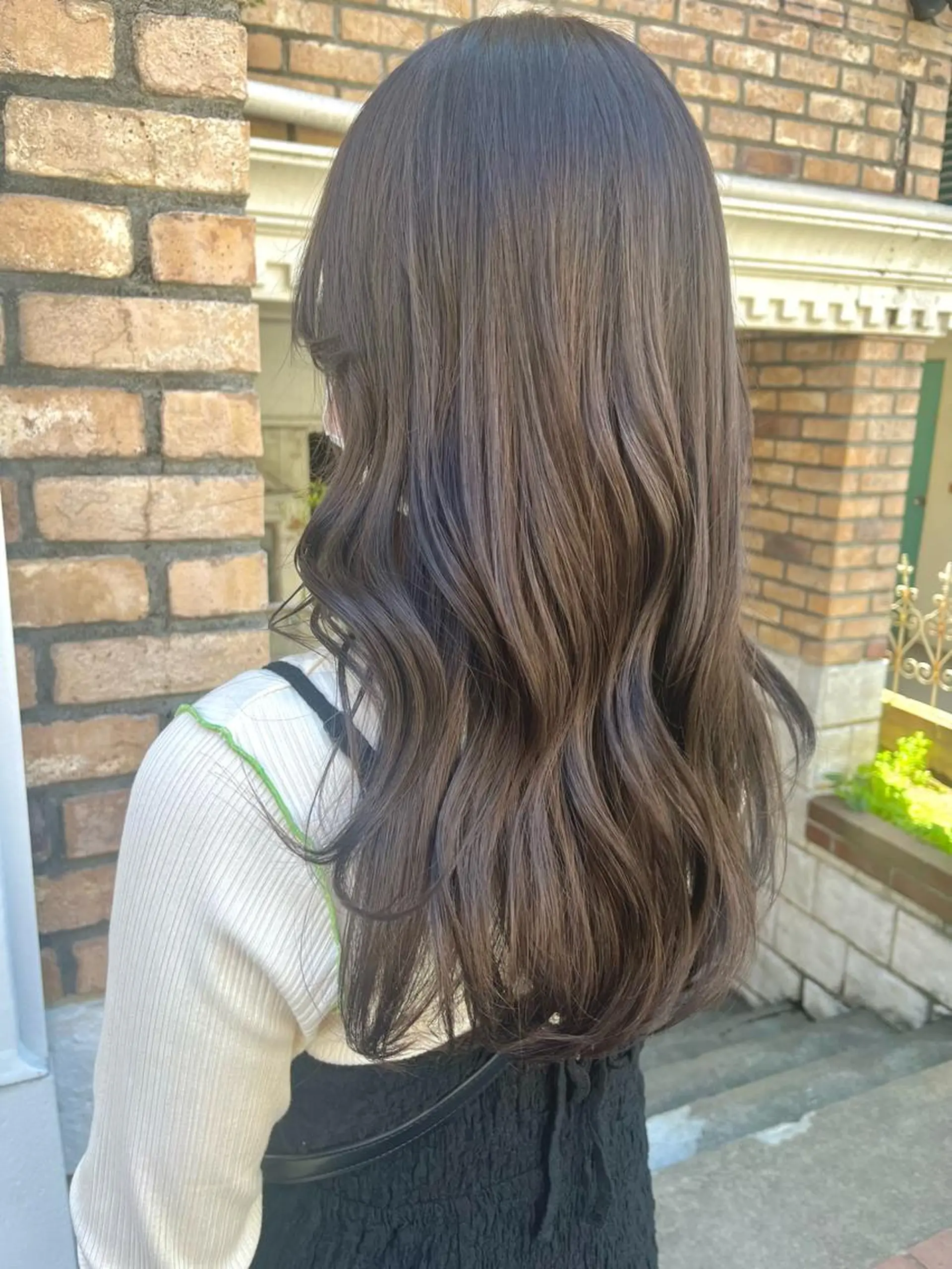 ロング カラー ヘアアレンジ ベージュカラー ダブルカラー グレージュ ミルクティーベージュ ミルクティーグレージュ カット ヘアカラー トリートメント ベージュ/グレージュ 🤍奥開梨恵のヘアスタイル