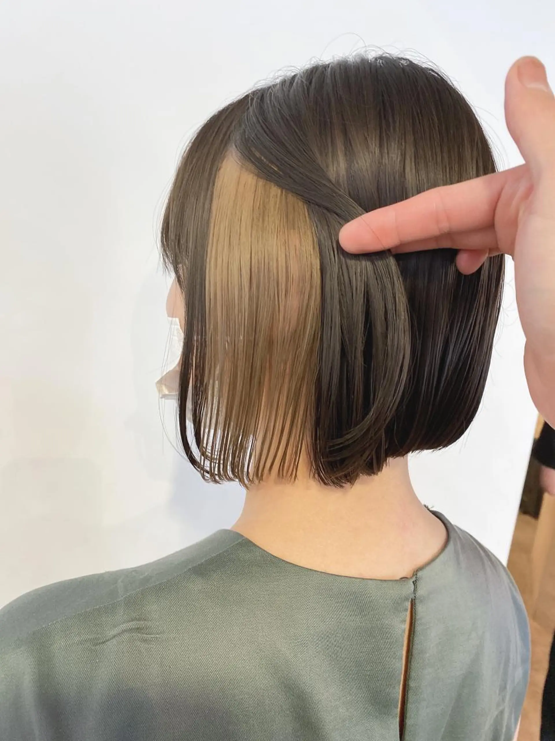 ショート カラー ヘアアレンジ ヘアカラー 切りっぱなしボブ/ デザインカラー店長のヘアスタイル