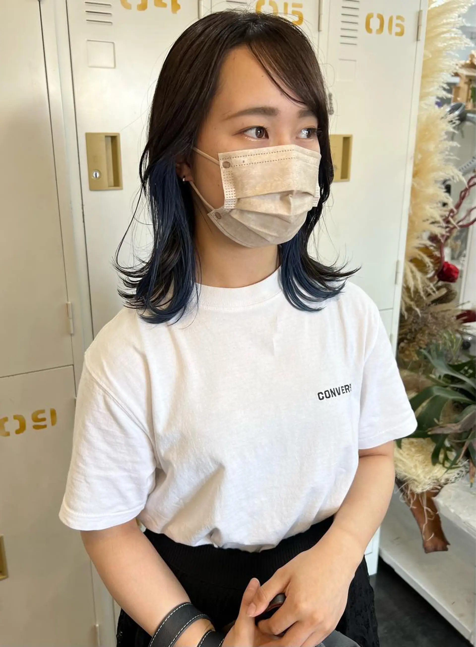 セミロング カラー ブリーチ ブルーカラー ネイビーカラー LOMARLIE JURIAのヘアスタイル